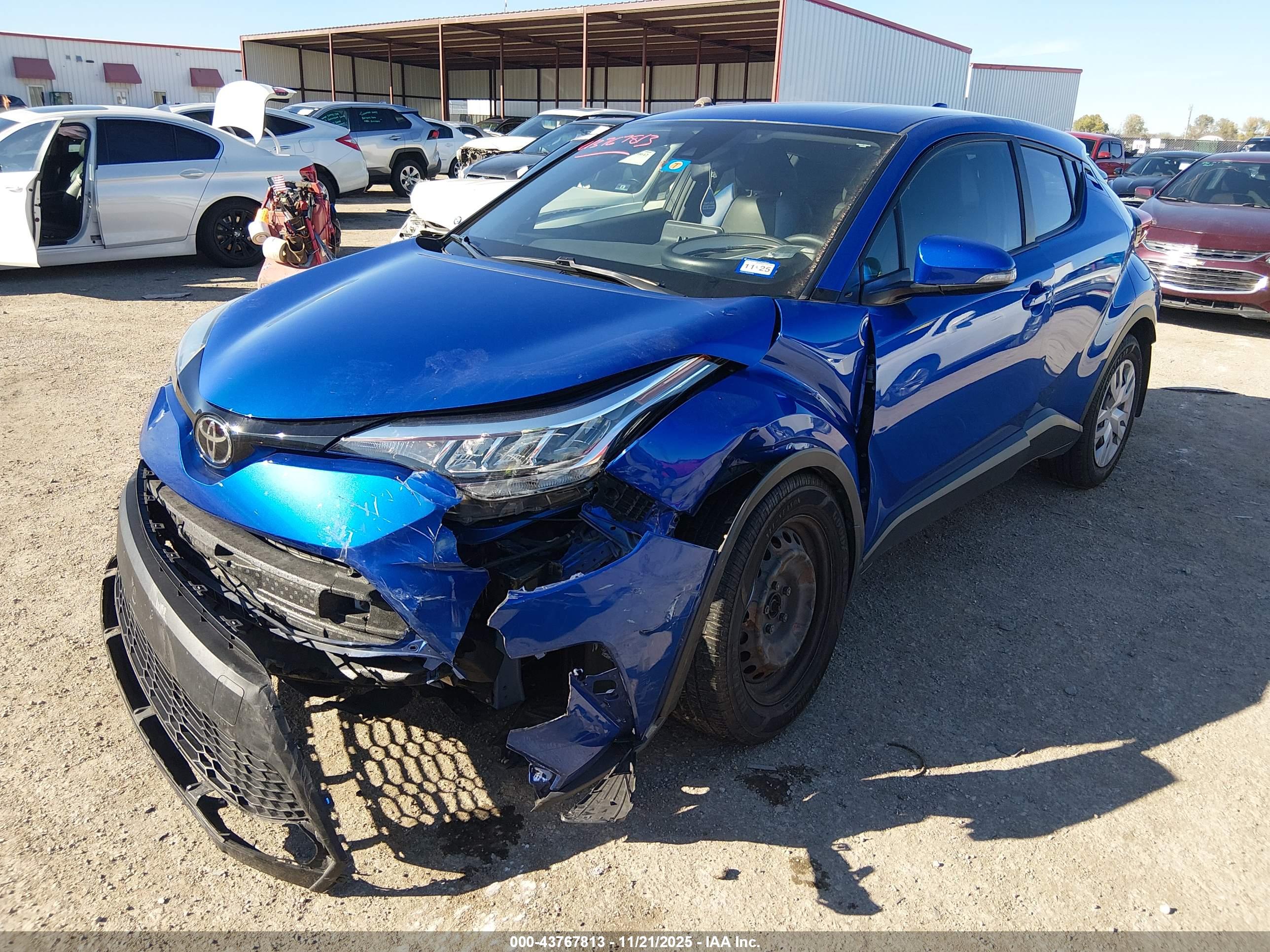 TOYOTA C-HR image 2