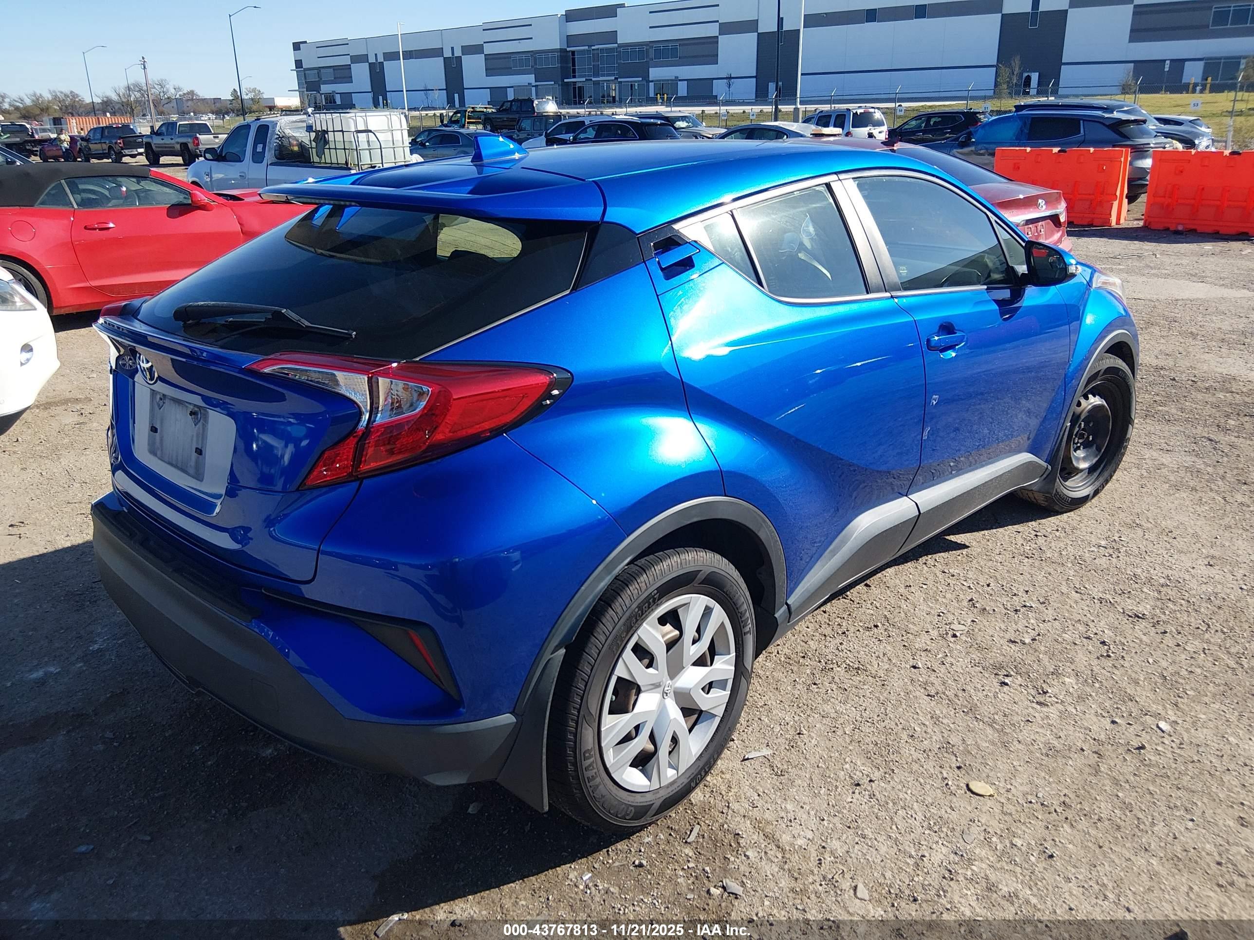 TOYOTA C-HR image 4