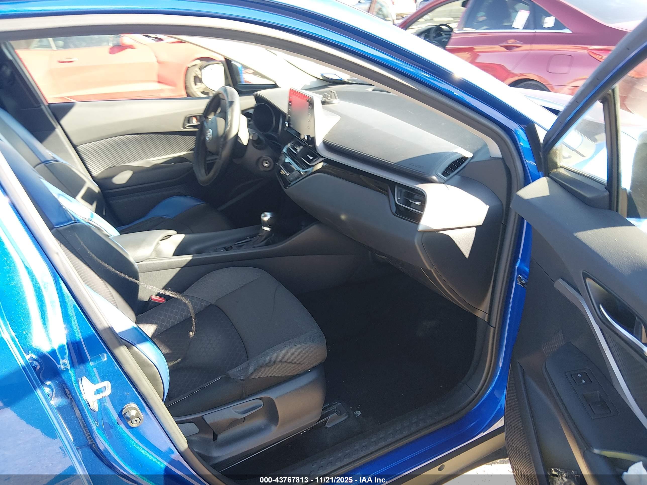 TOYOTA C-HR image 5