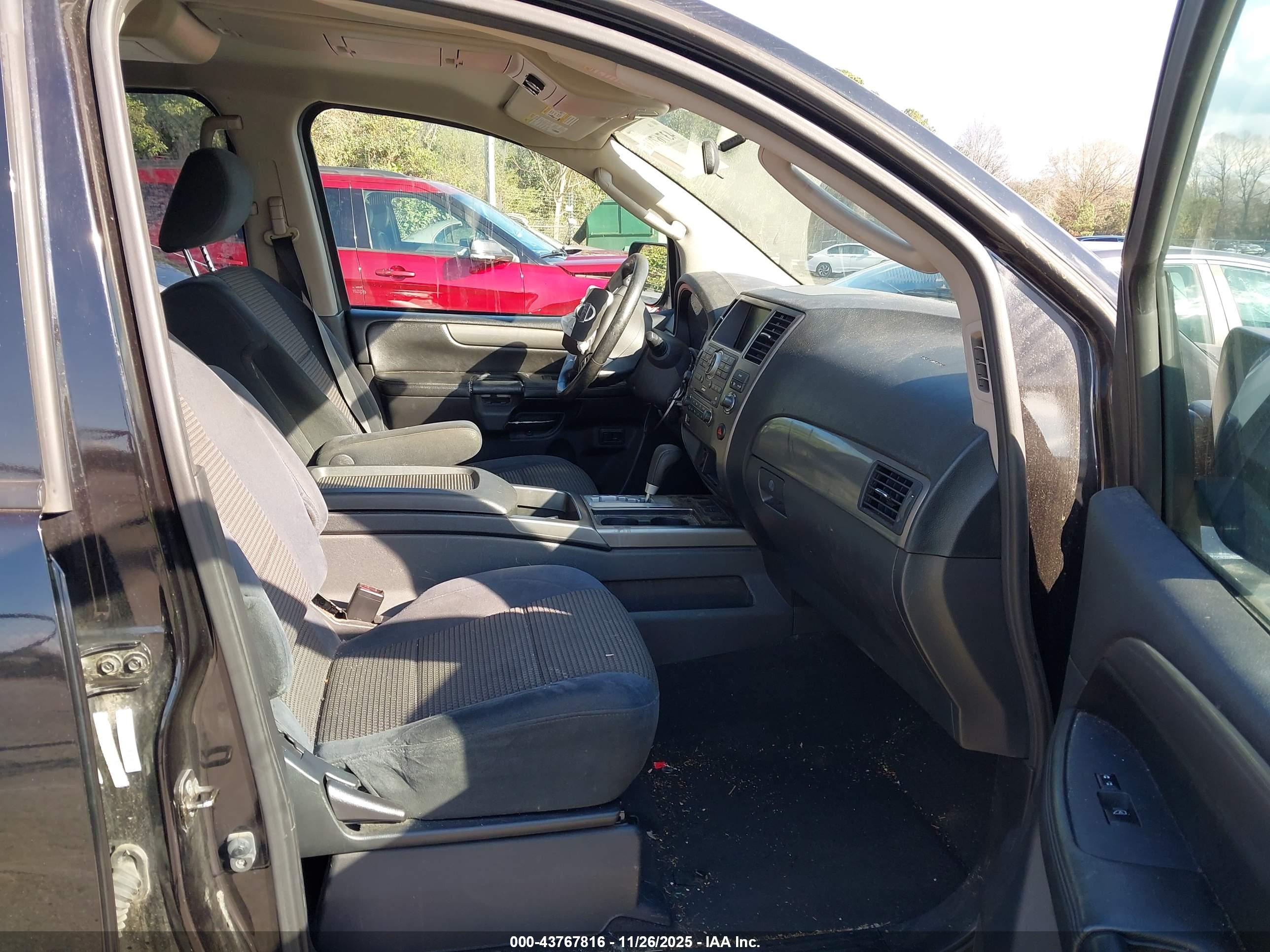 NISSAN ARMADA image 5