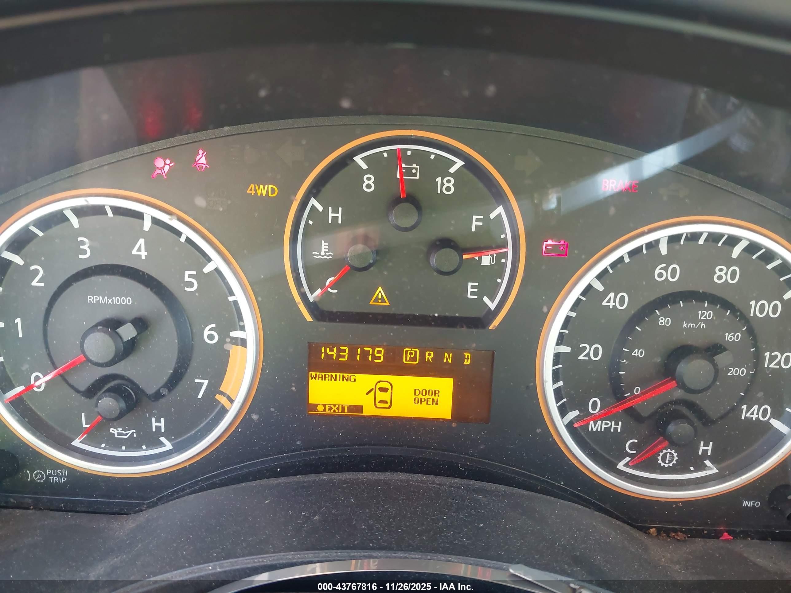 NISSAN ARMADA image 7