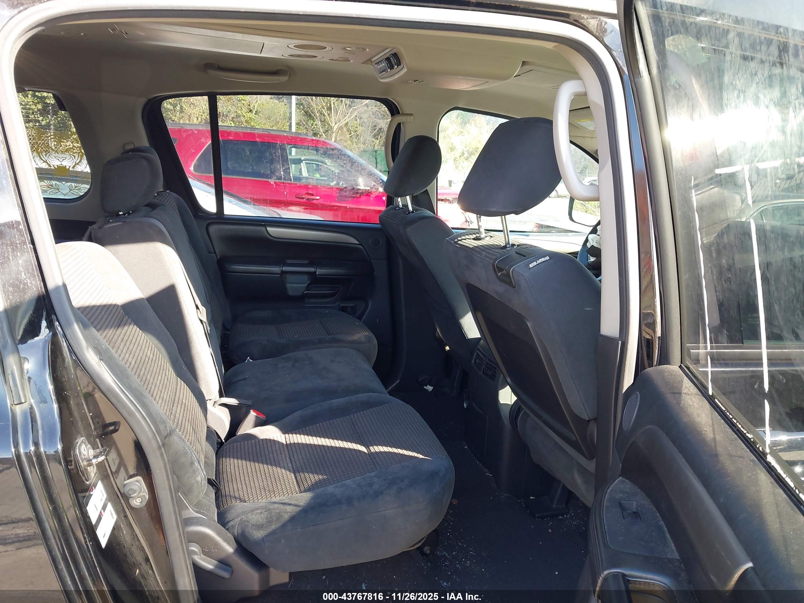 NISSAN ARMADA image 8
