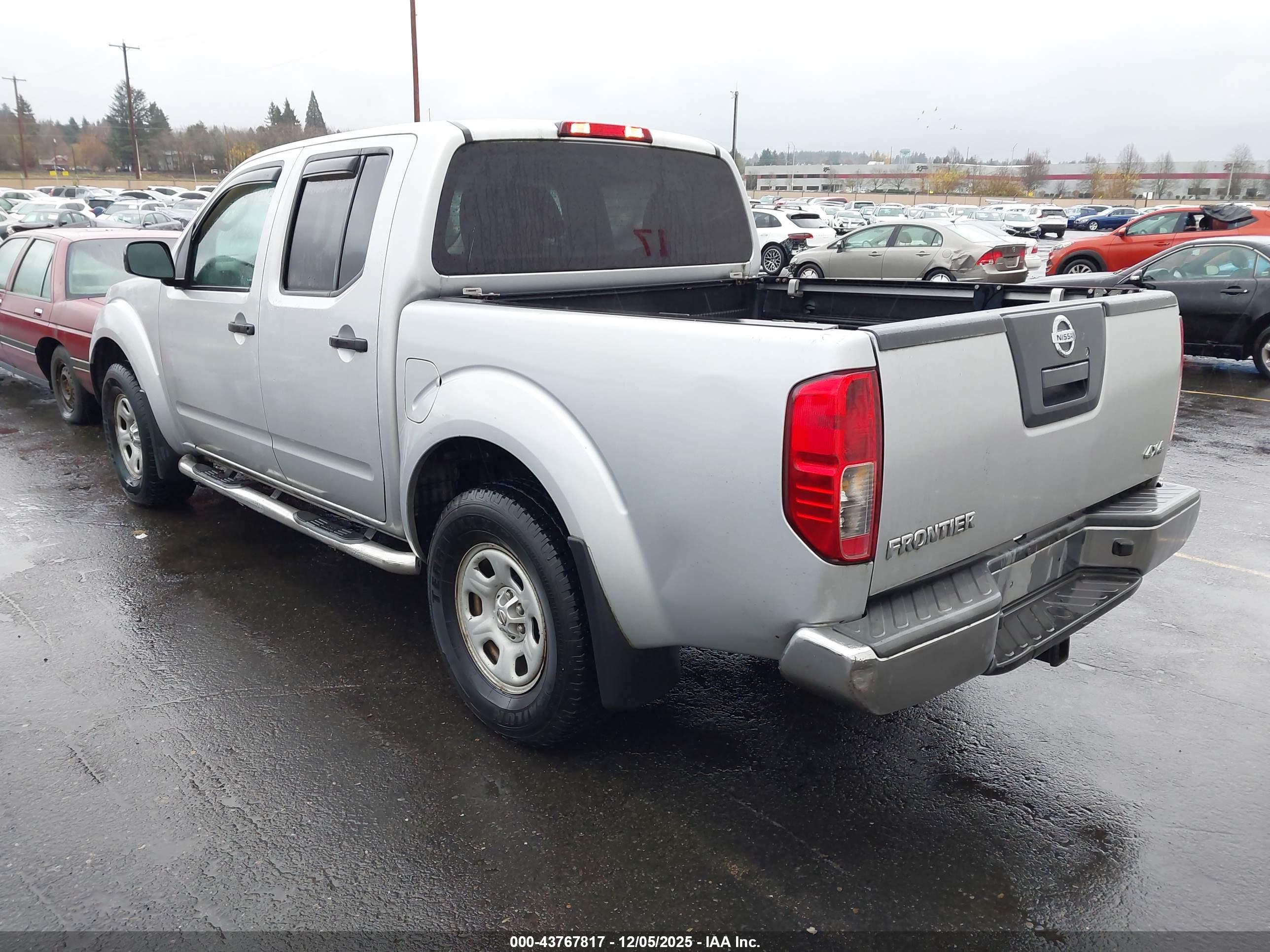 NISSAN FRONTIER image 3