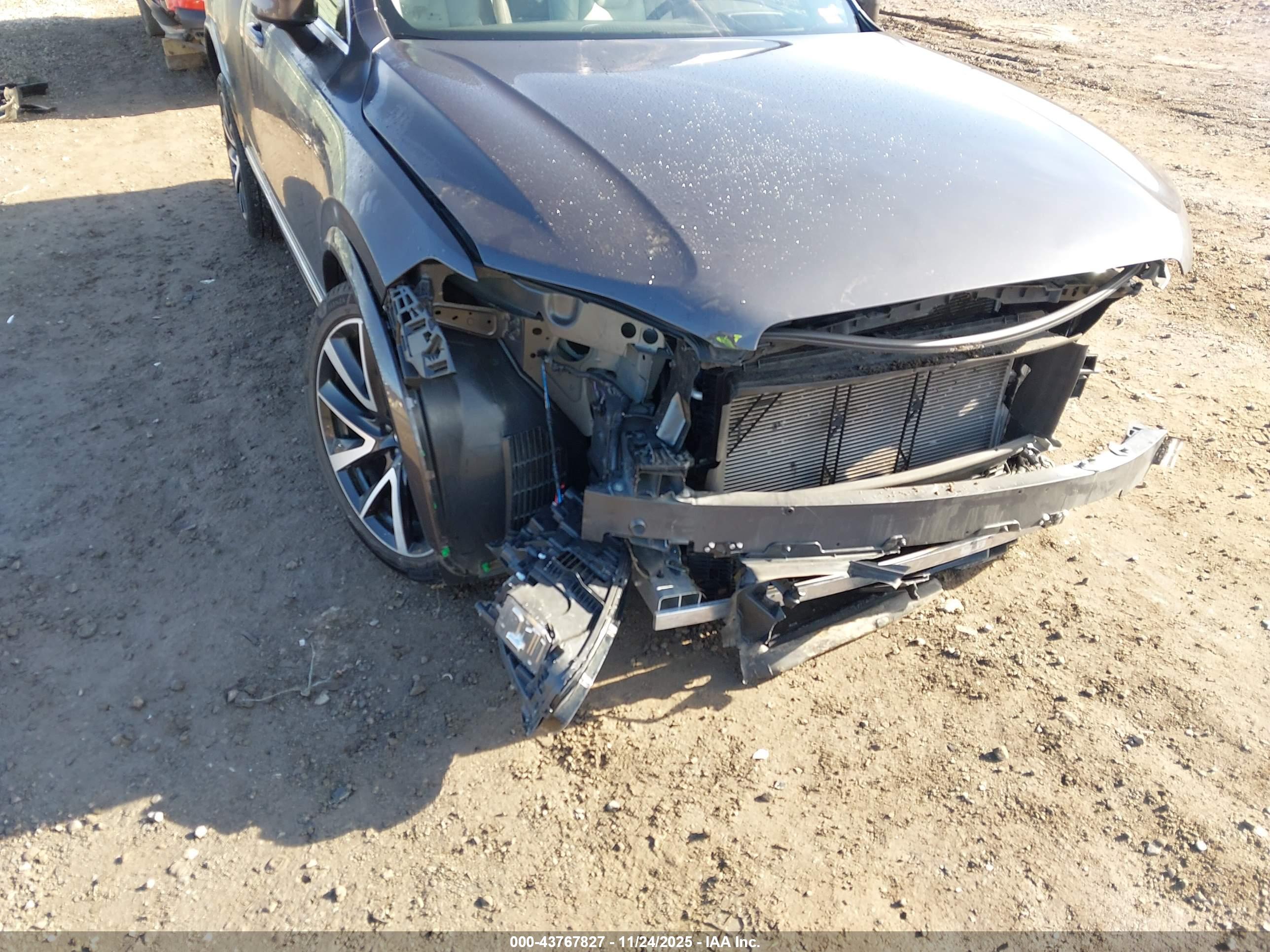 VOLVO XC90 image 6