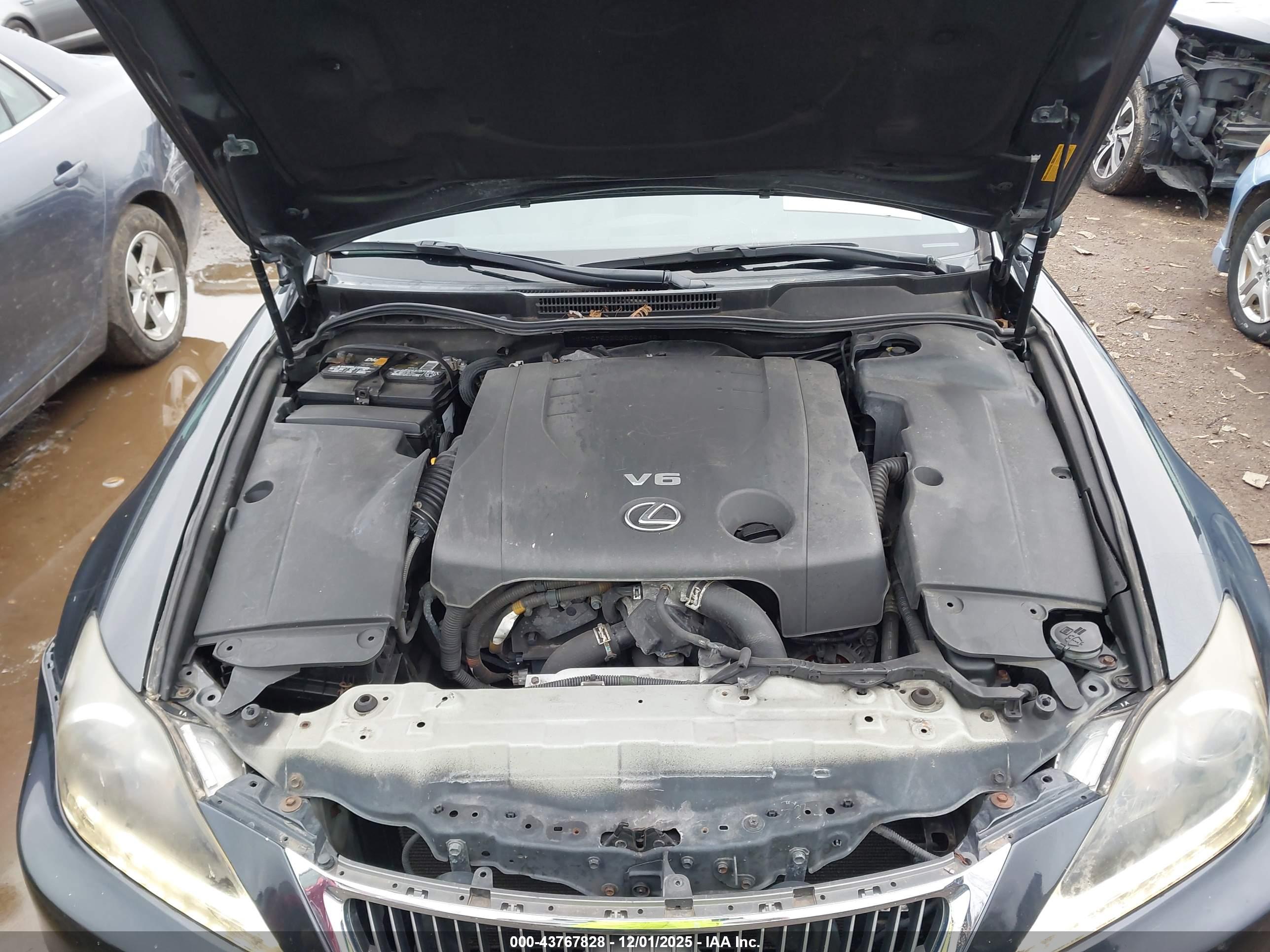 LEXUS IS image 10