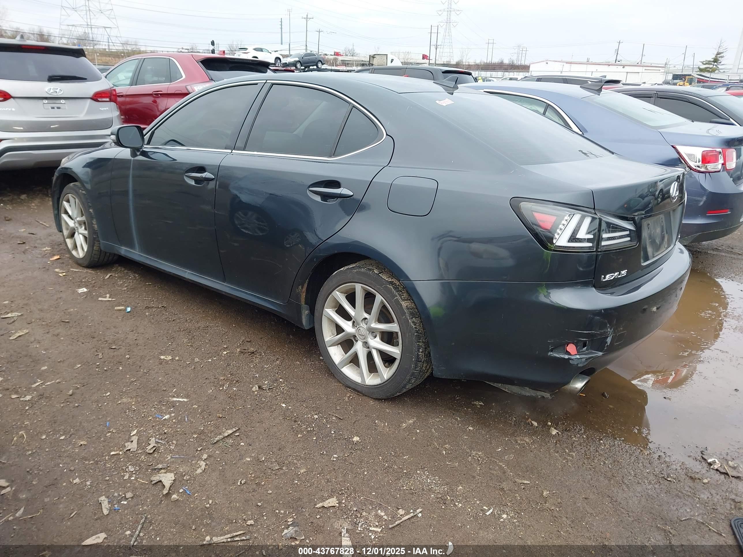 LEXUS IS image 3