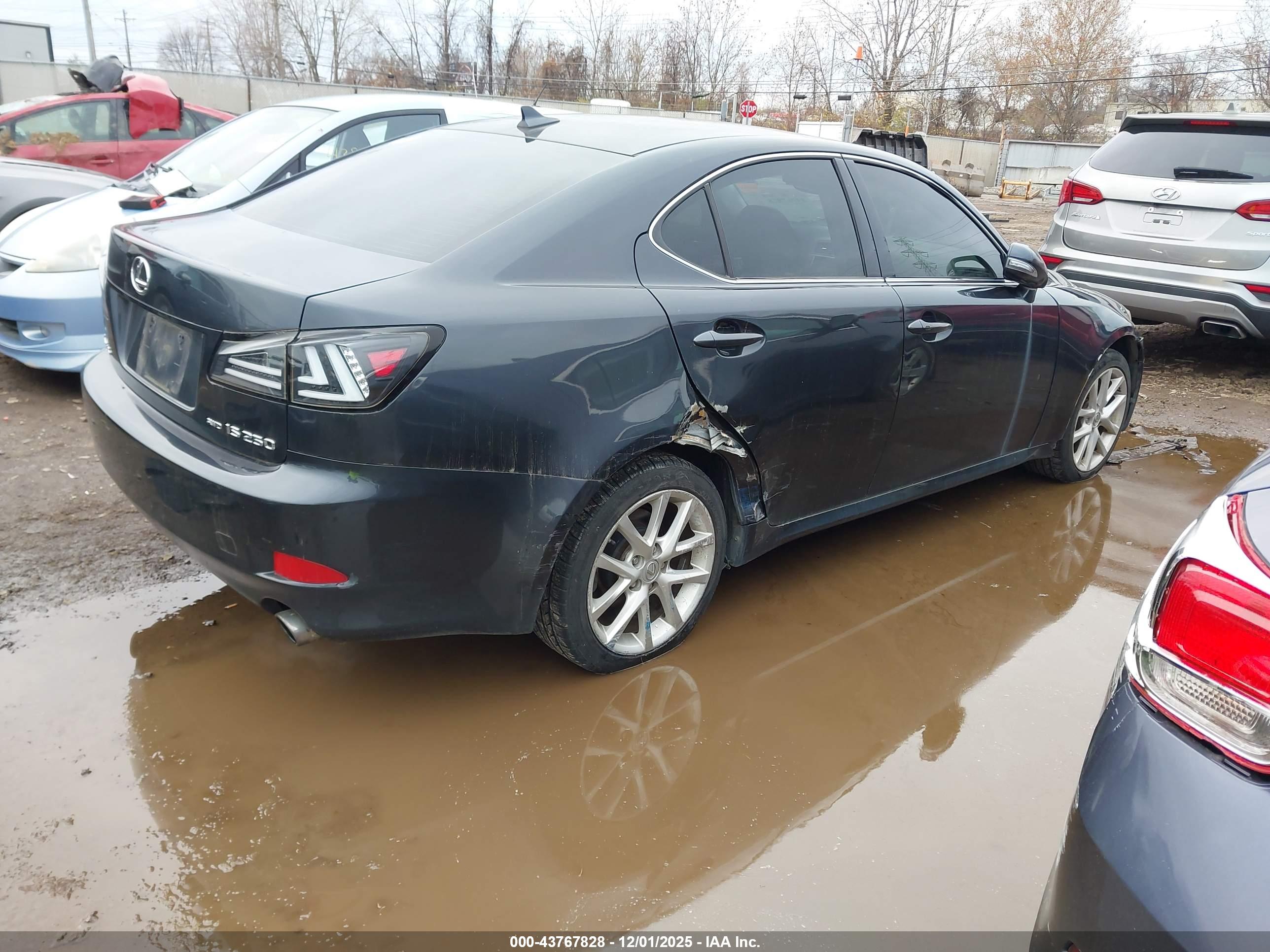 LEXUS IS image 4