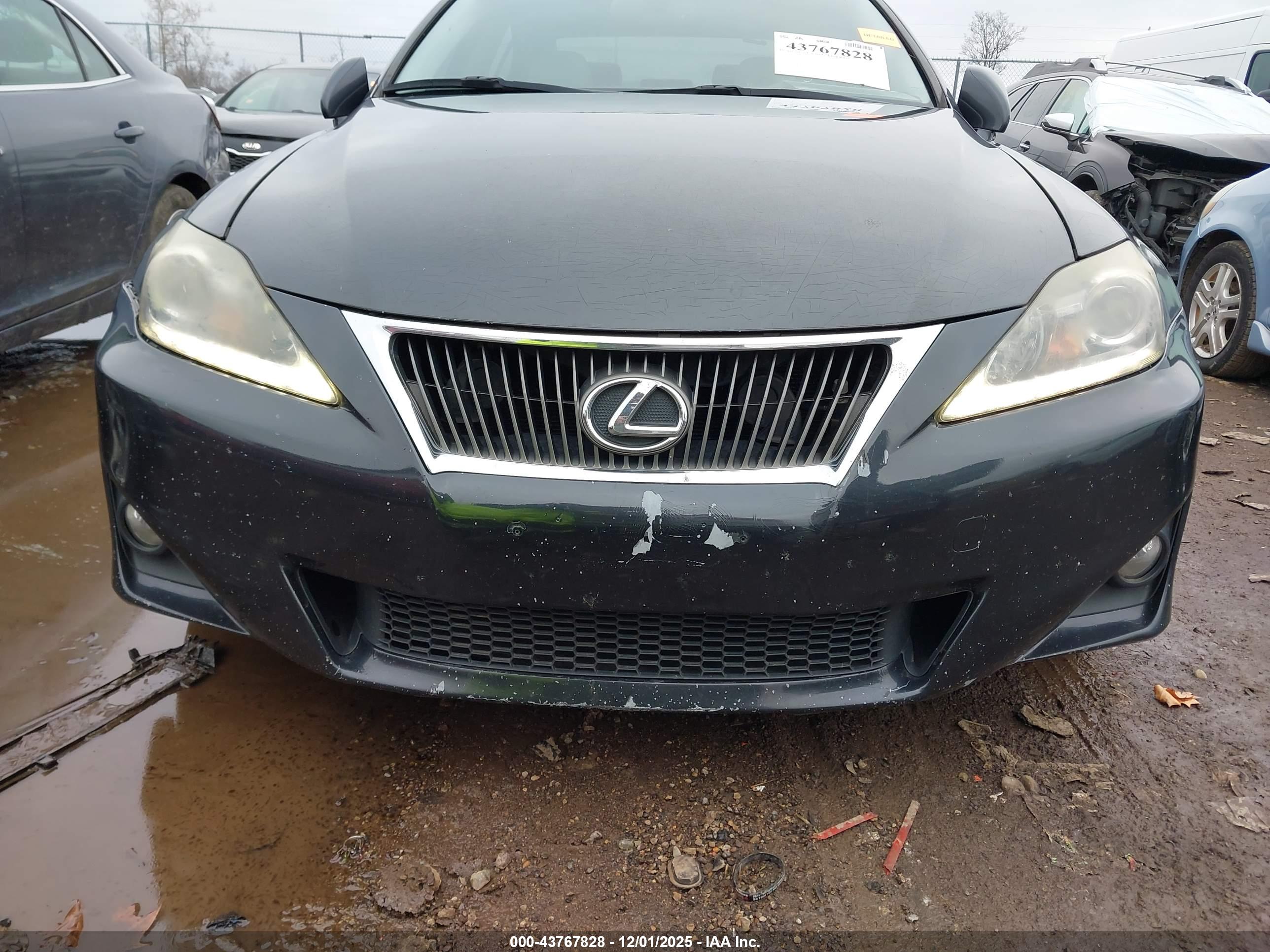LEXUS IS image 6