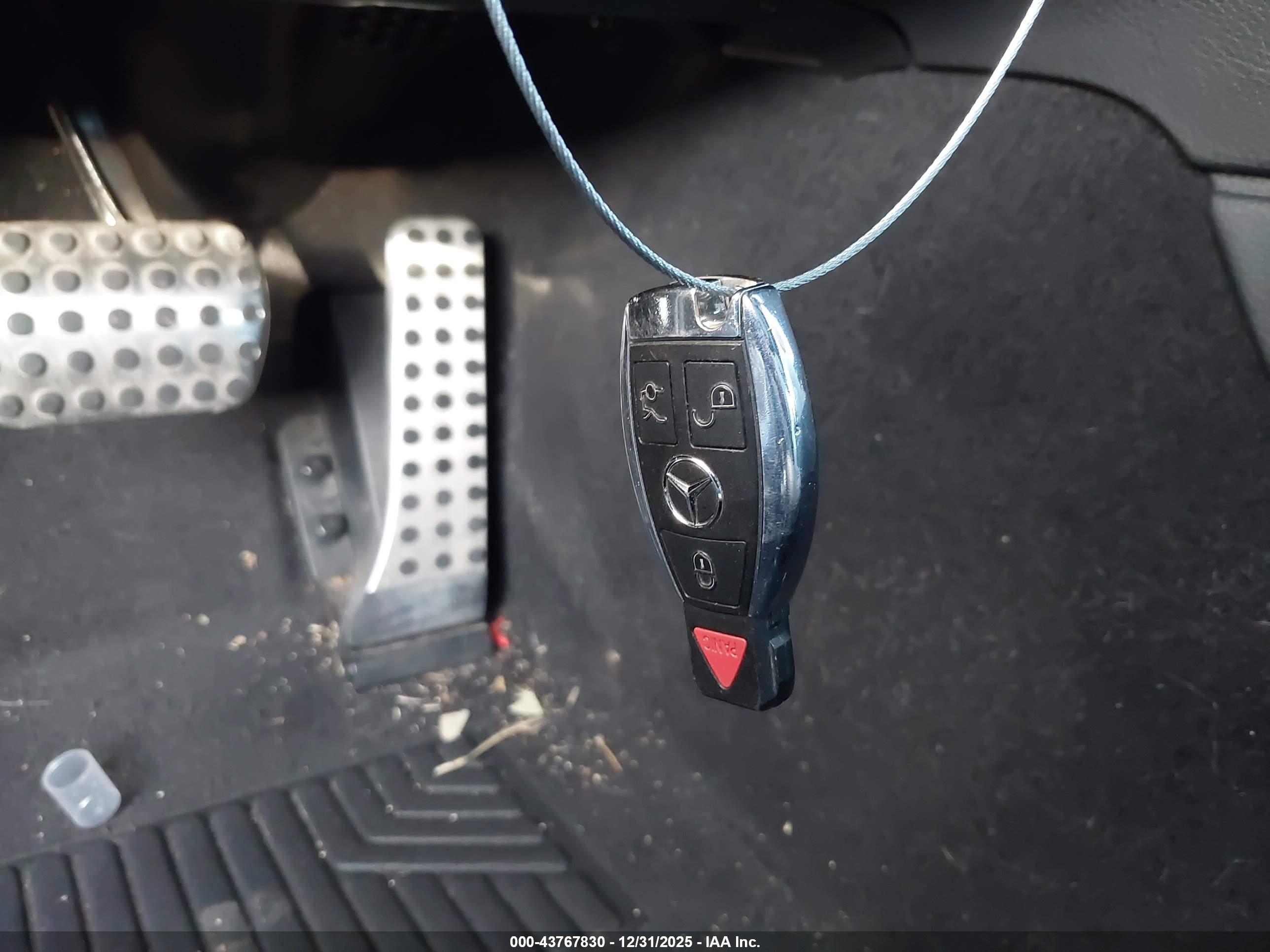 MERCEDES-BENZ E image 11