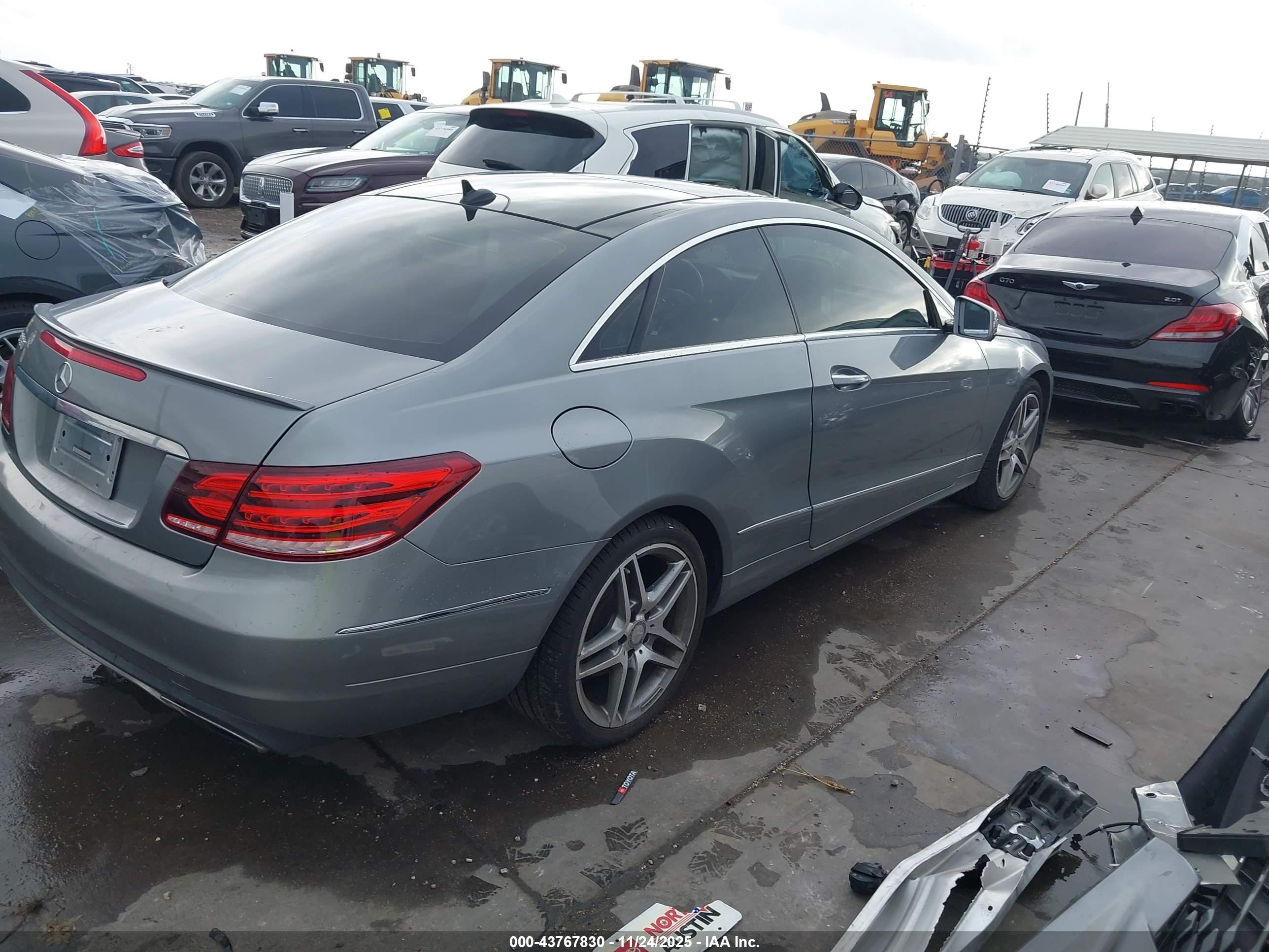 MERCEDES-BENZ E image 4