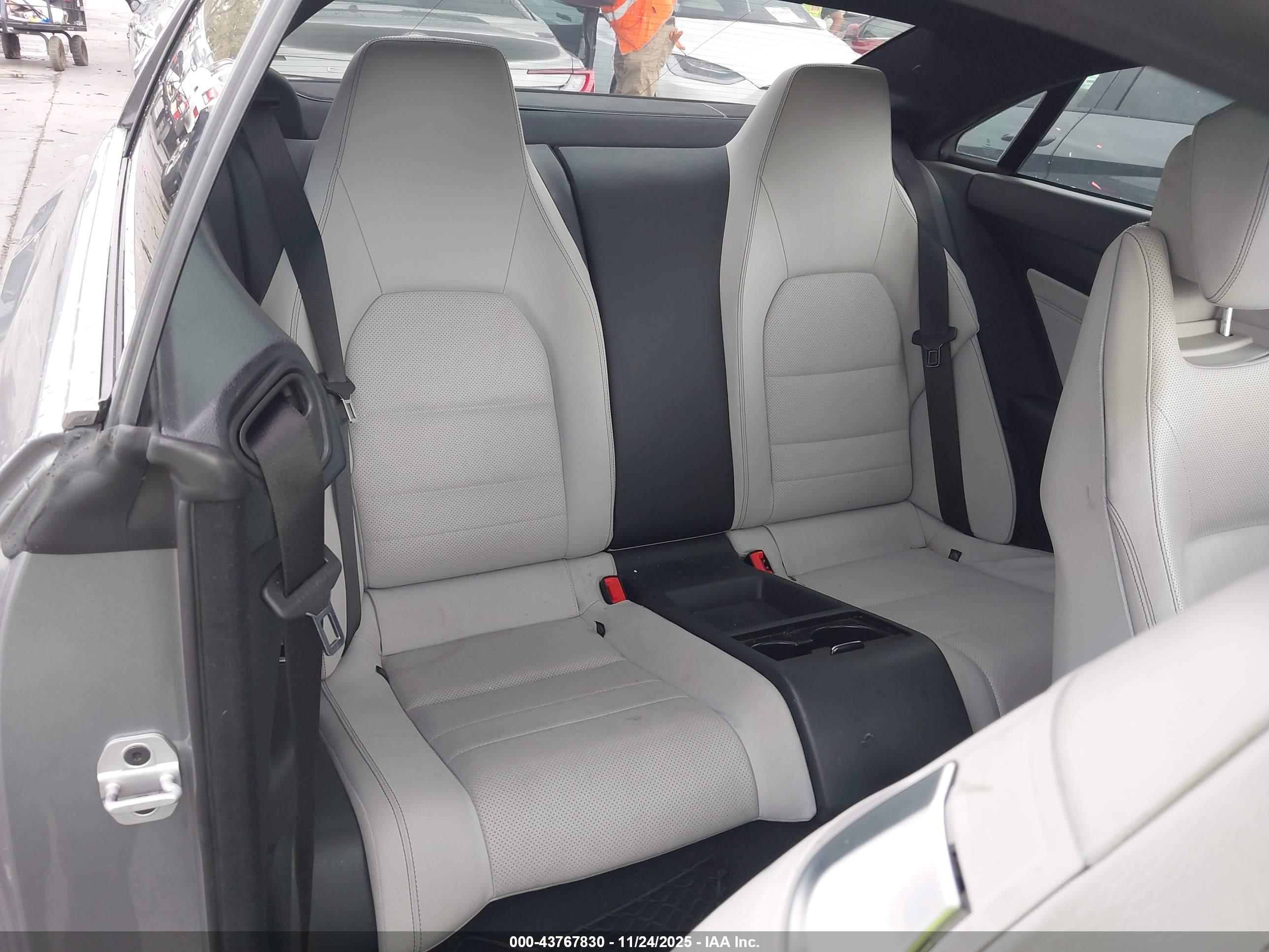 MERCEDES-BENZ E image 8