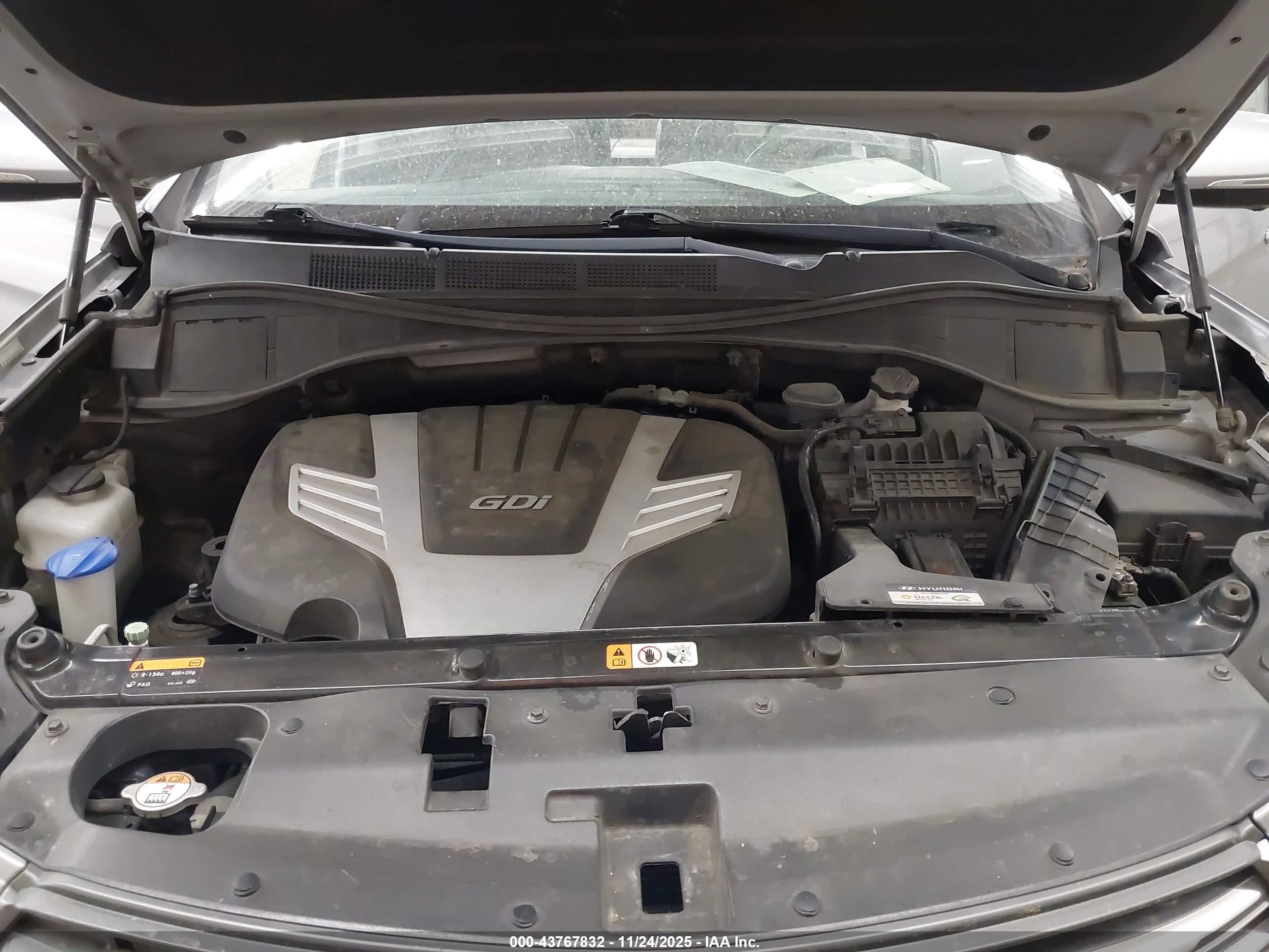 HYUNDAI SANTA image 10