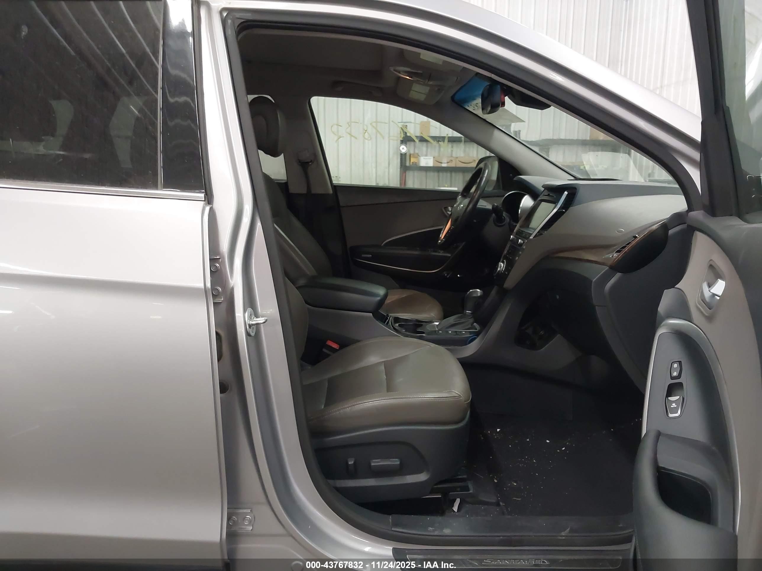 HYUNDAI SANTA image 5