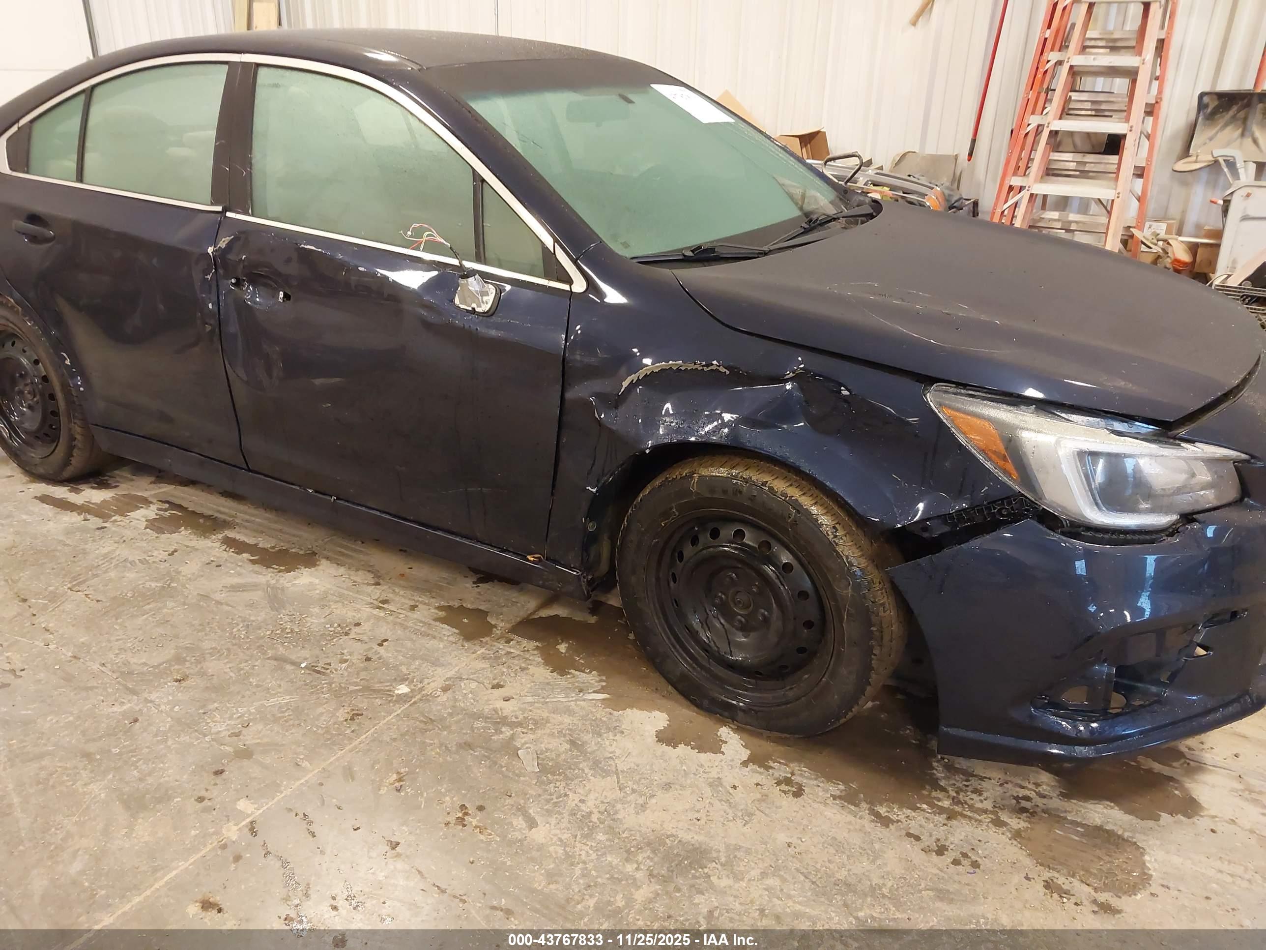 SUBARU LEGACY image 6