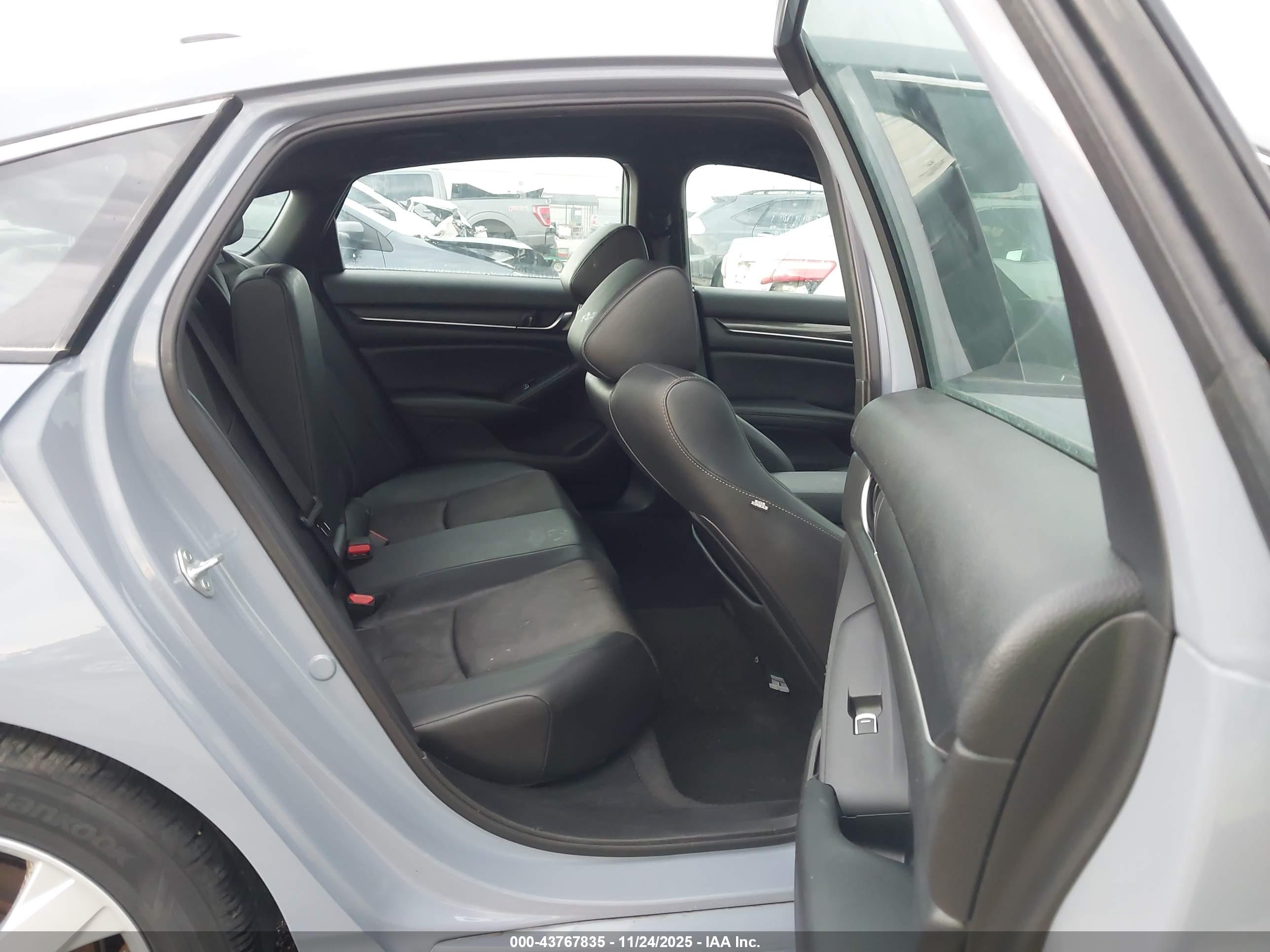 HONDA ACCORD image 8