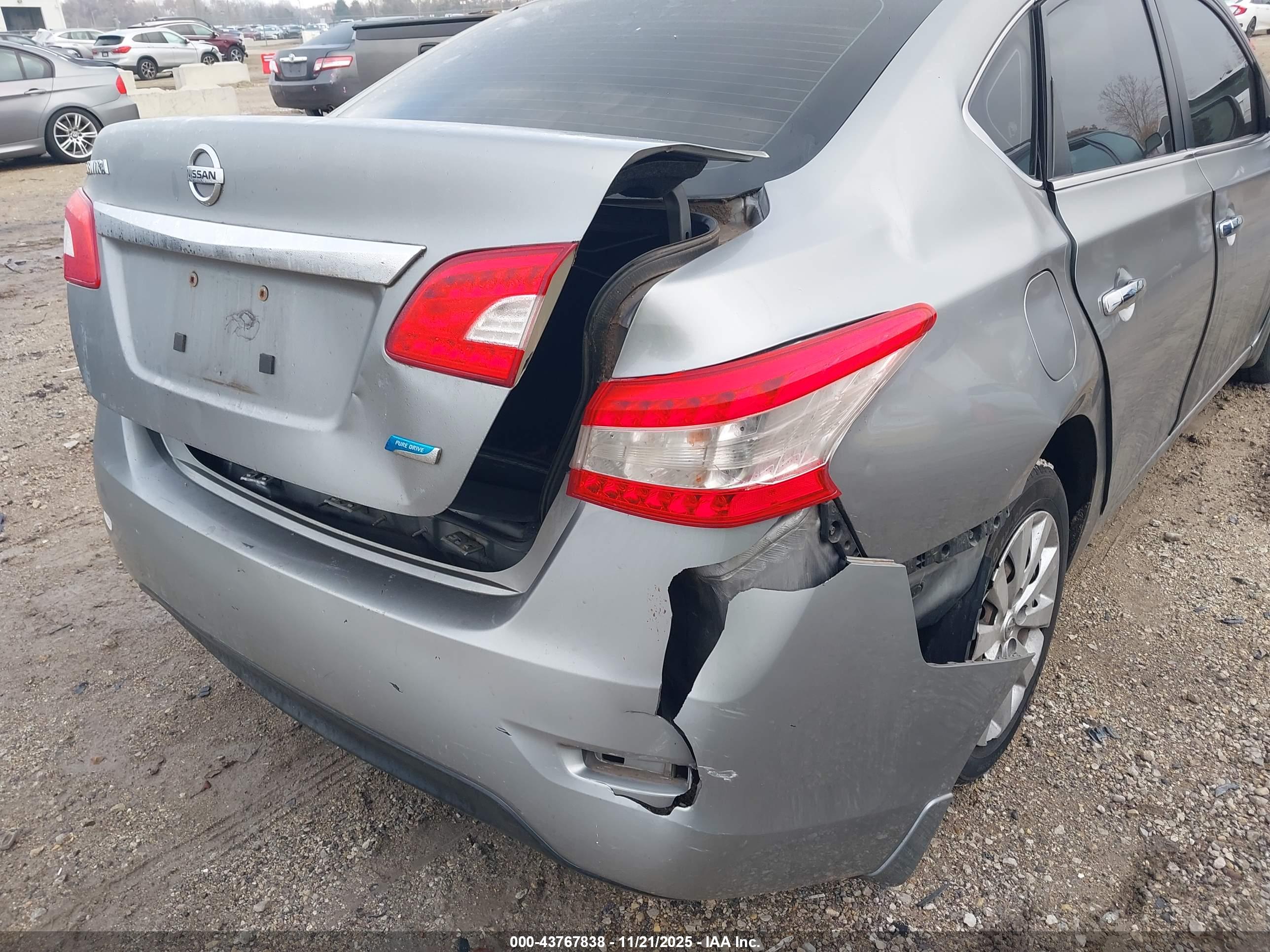NISSAN SENTRA image 6