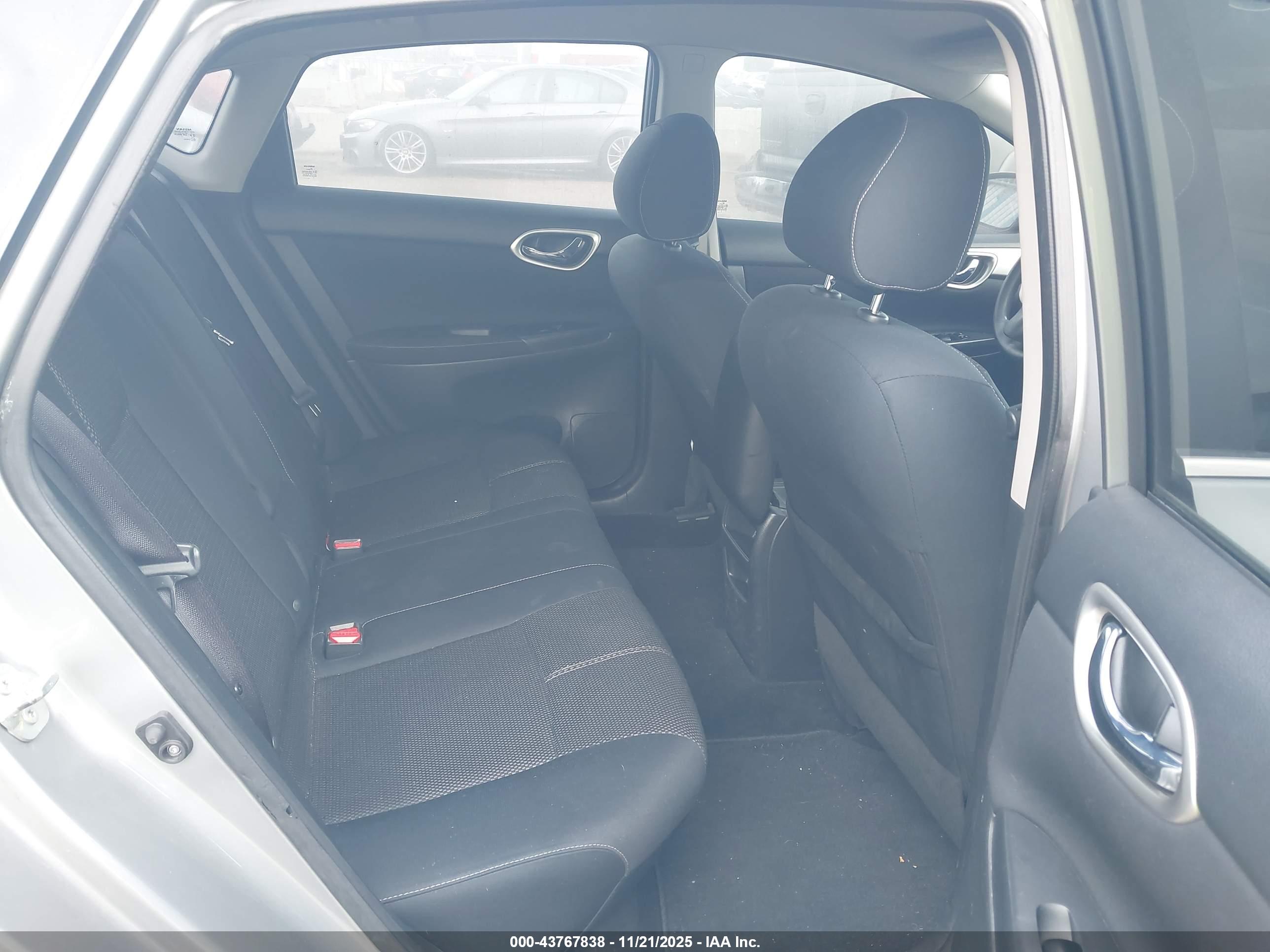 NISSAN SENTRA image 8