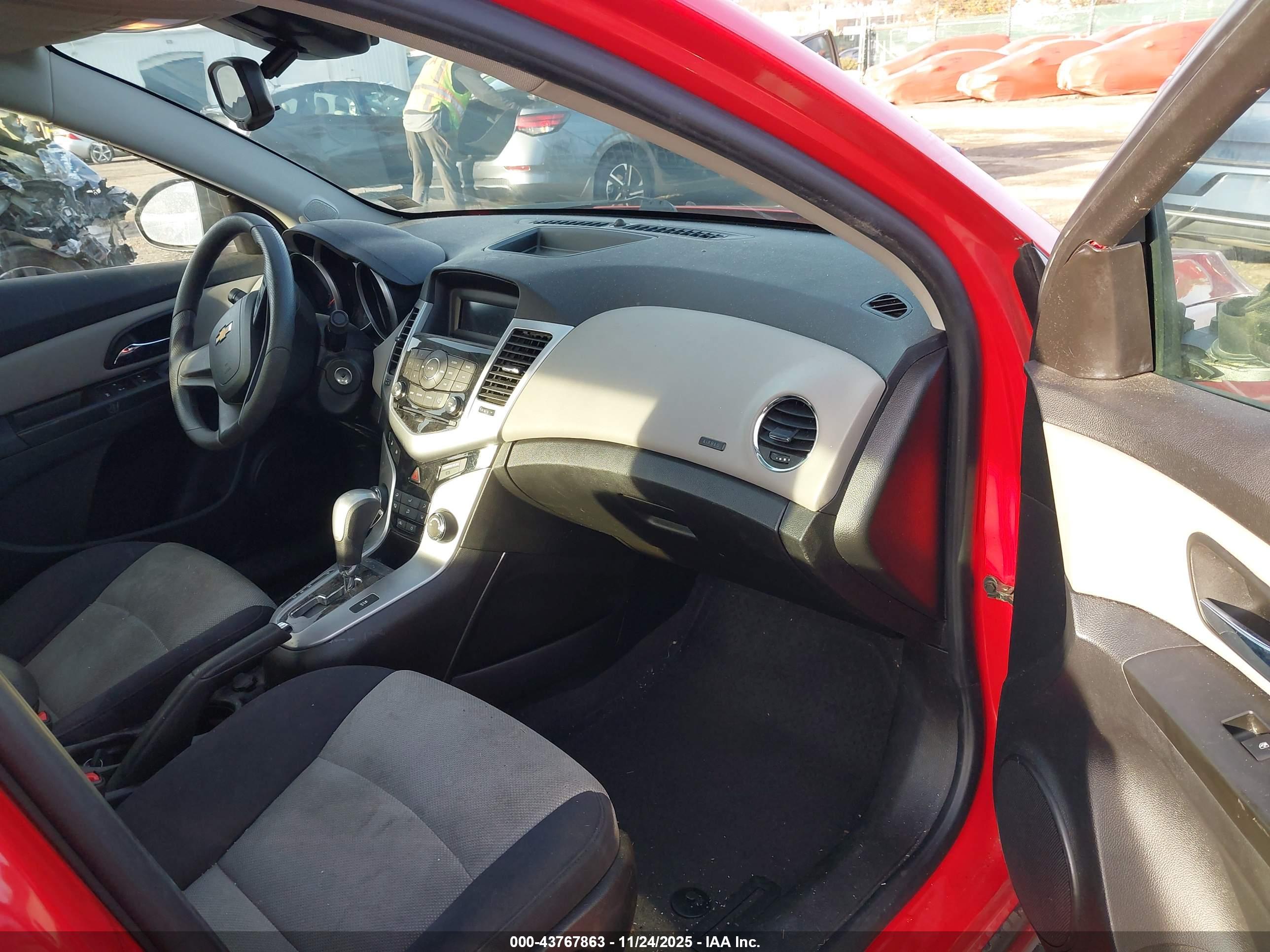 CHEVROLET CRUZE image 5