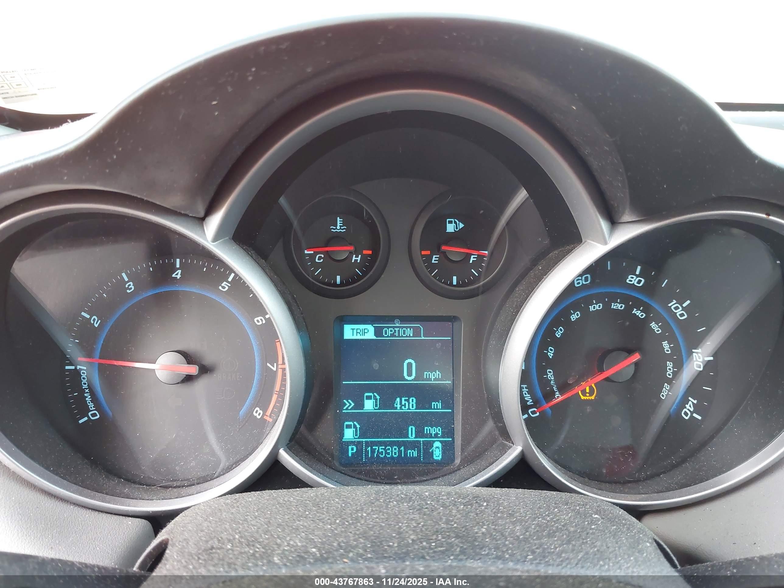 CHEVROLET CRUZE image 7
