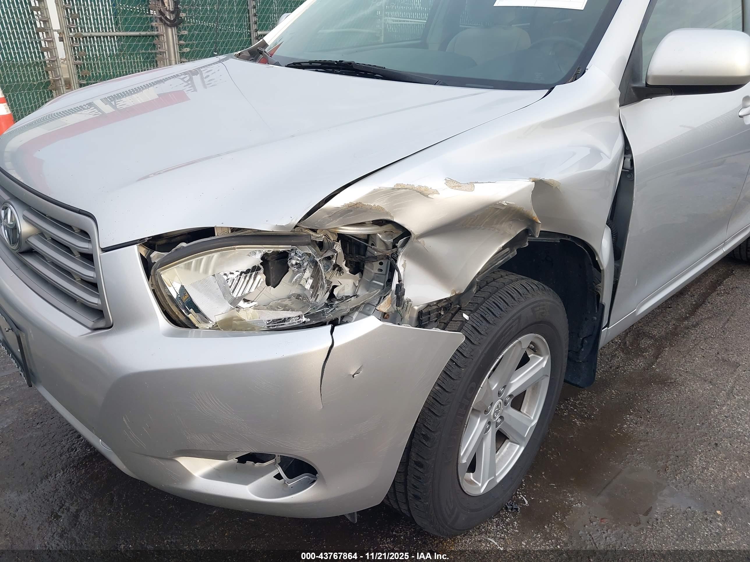 TOYOTA HIGHLANDER image 6