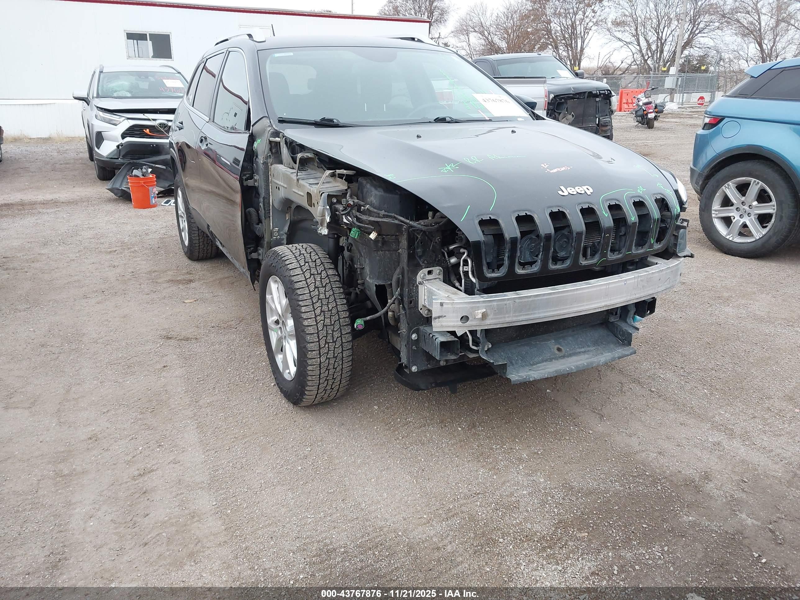 JEEP CHEROKEE image 6