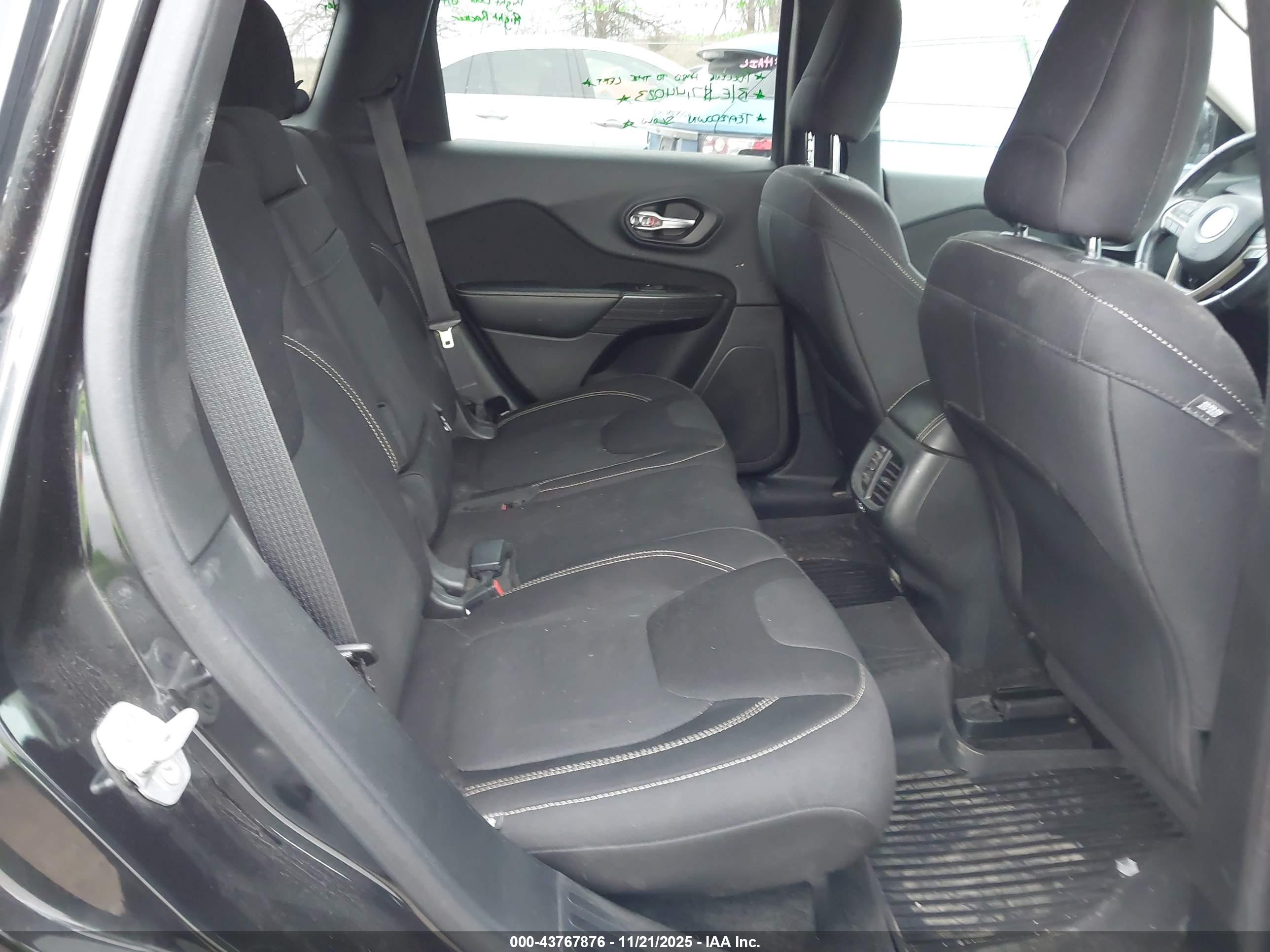 JEEP CHEROKEE image 8