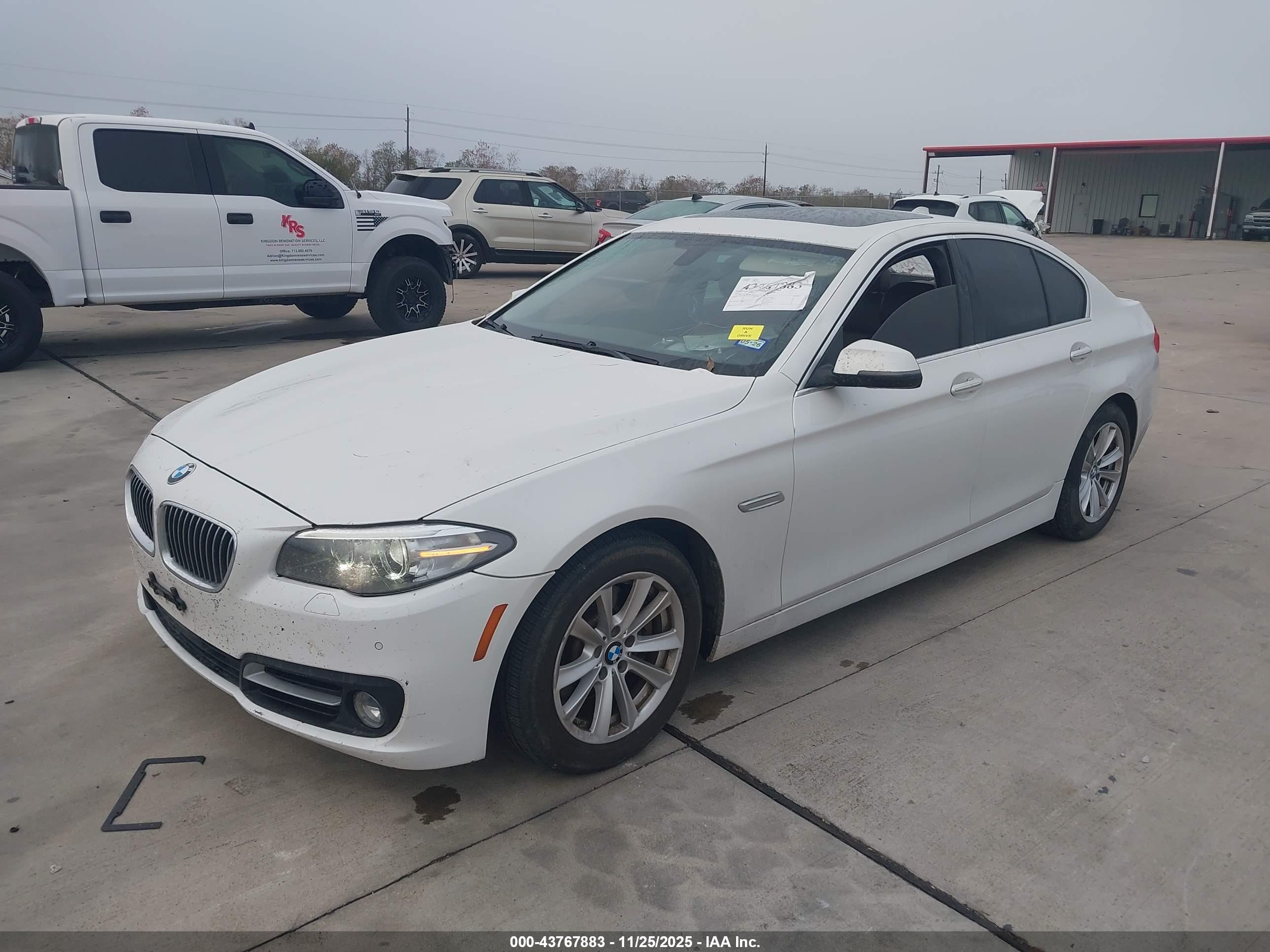 BMW 528I image 2