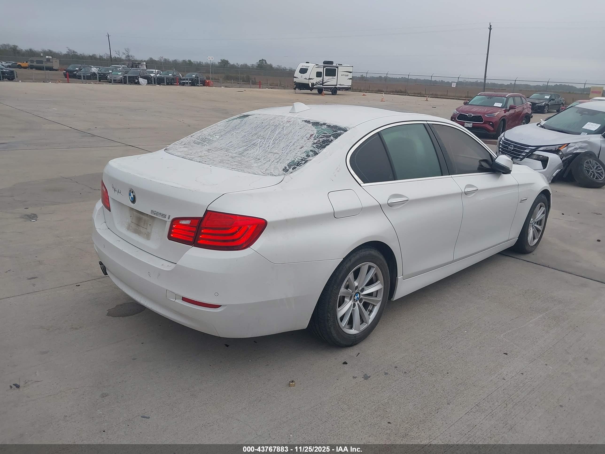 BMW 528I image 4