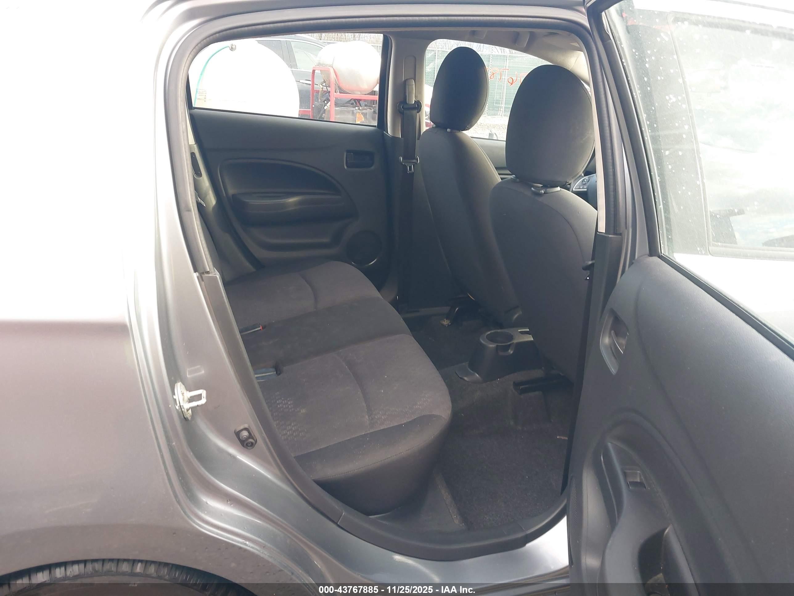MITSUBISHI MIRAGE image 8