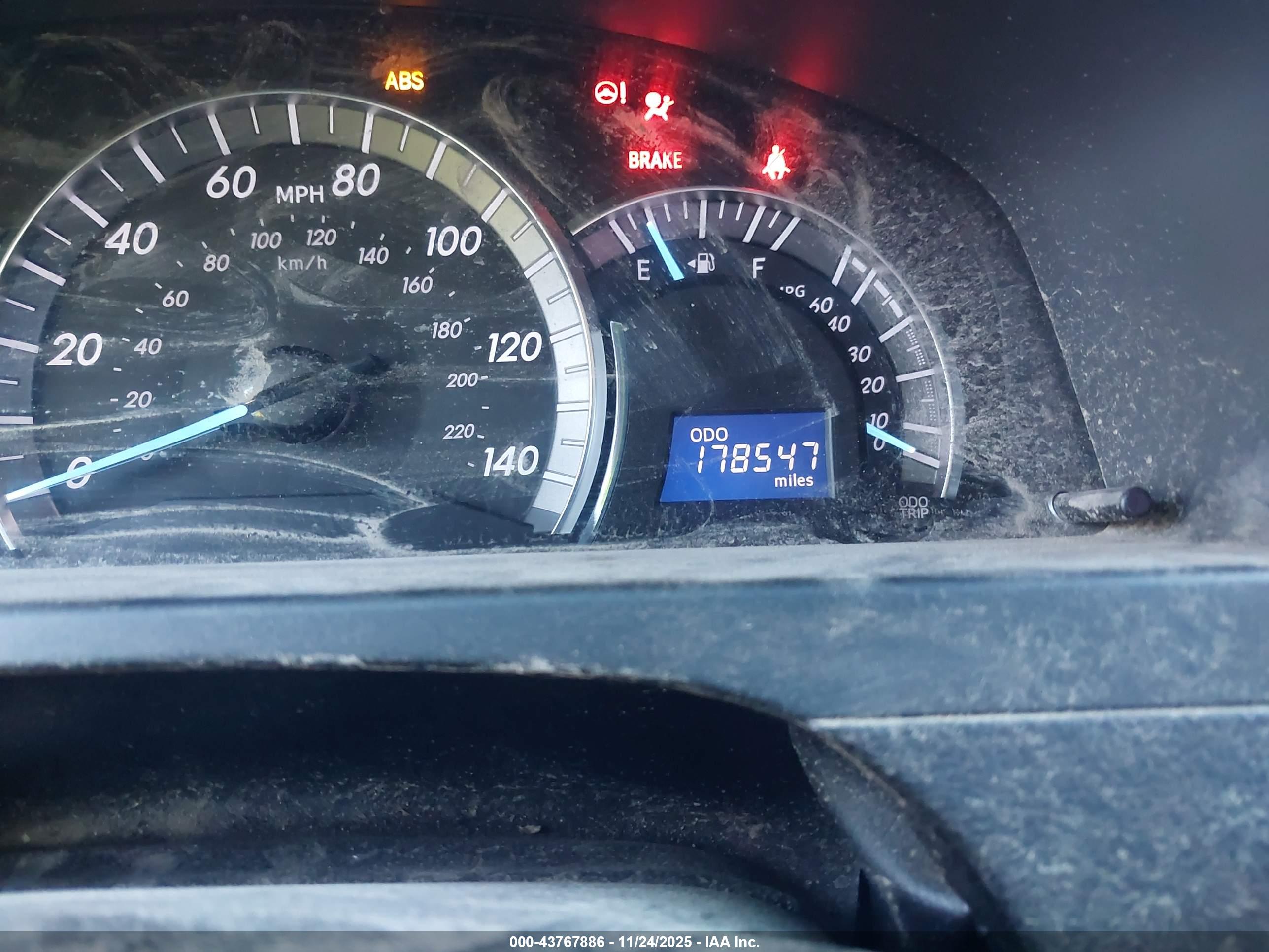 TOYOTA CAMRY image 7
