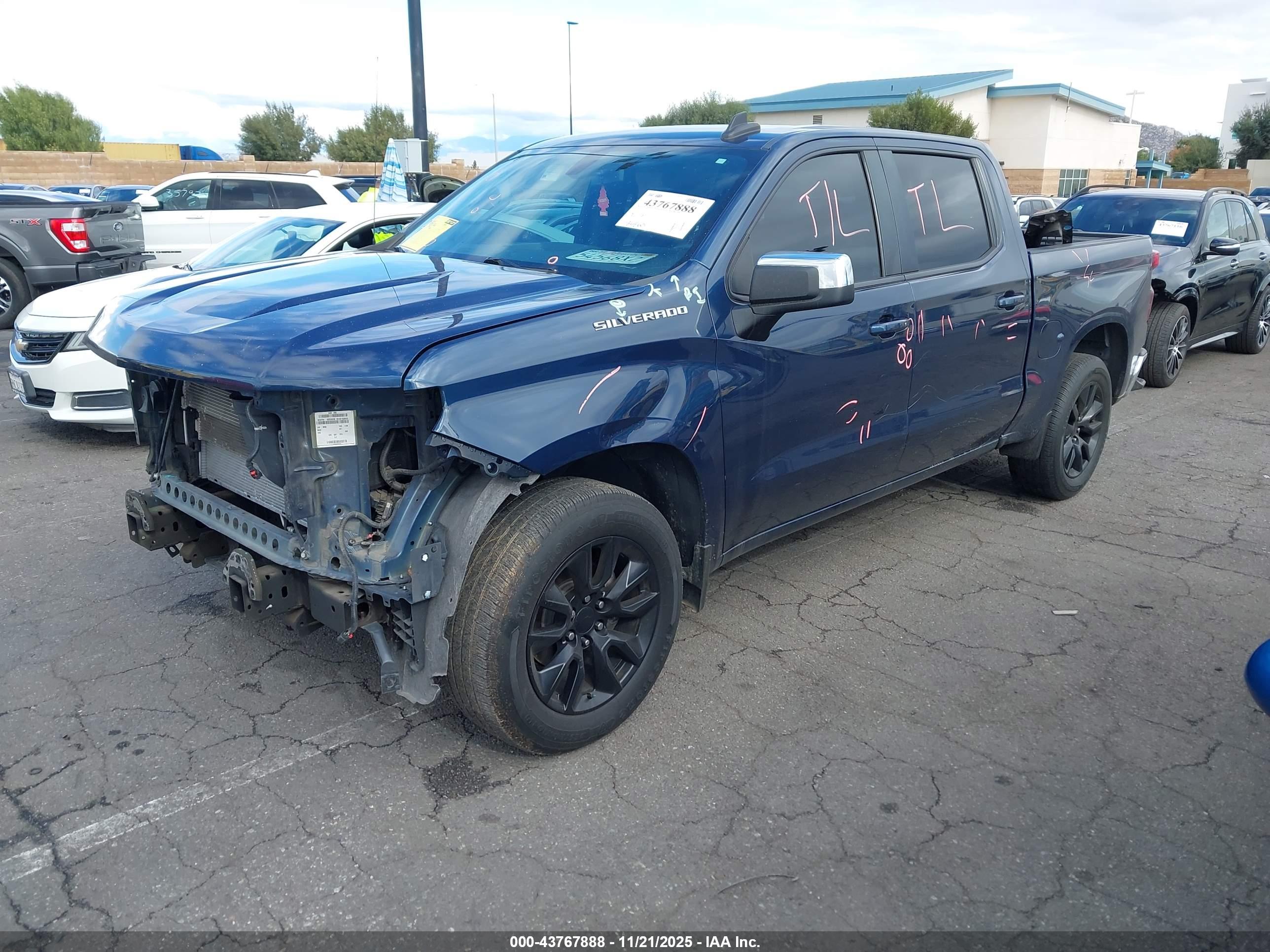 CHEVROLET SILVERADO image 2