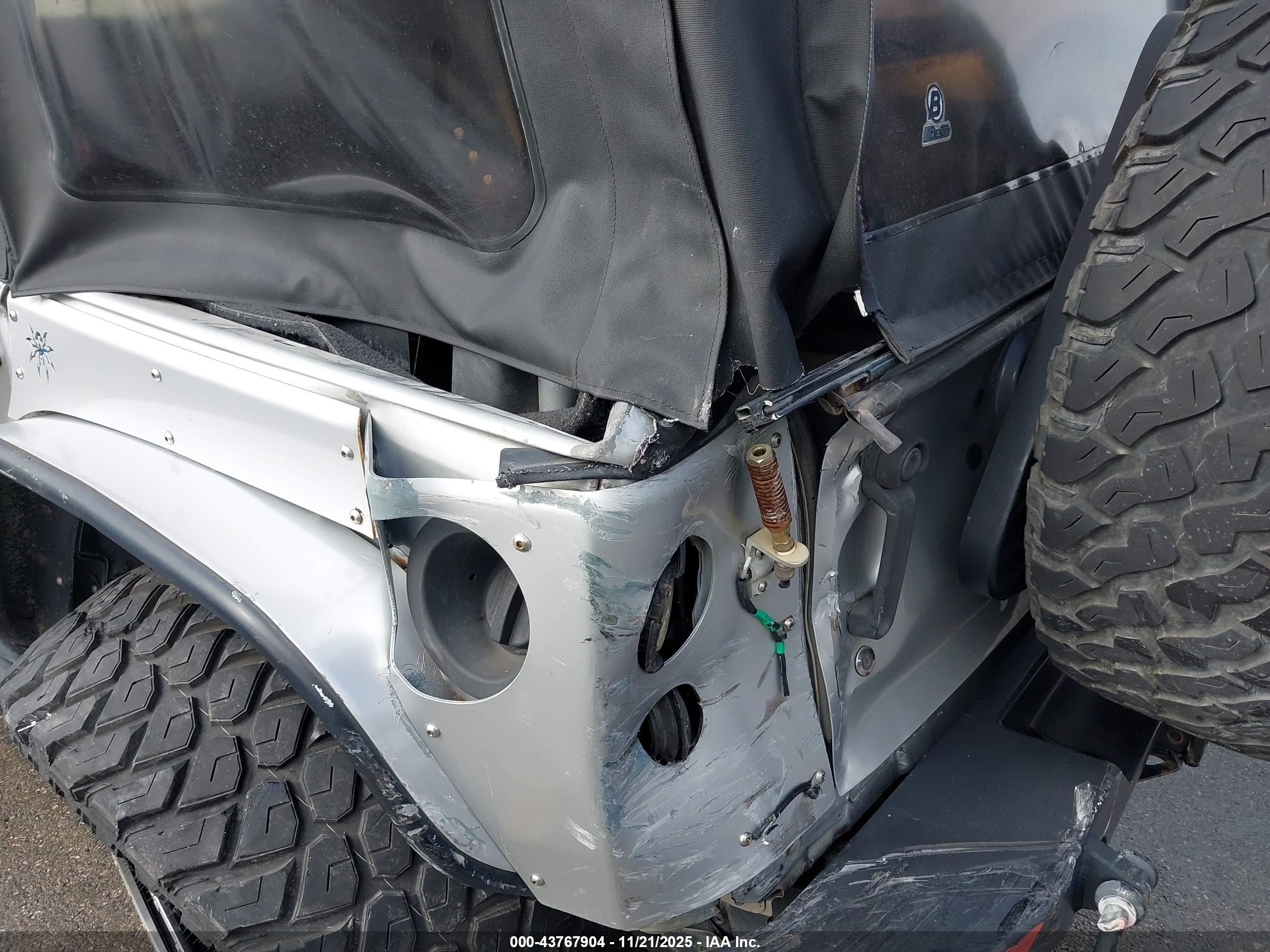 JEEP WRANGLER image 6