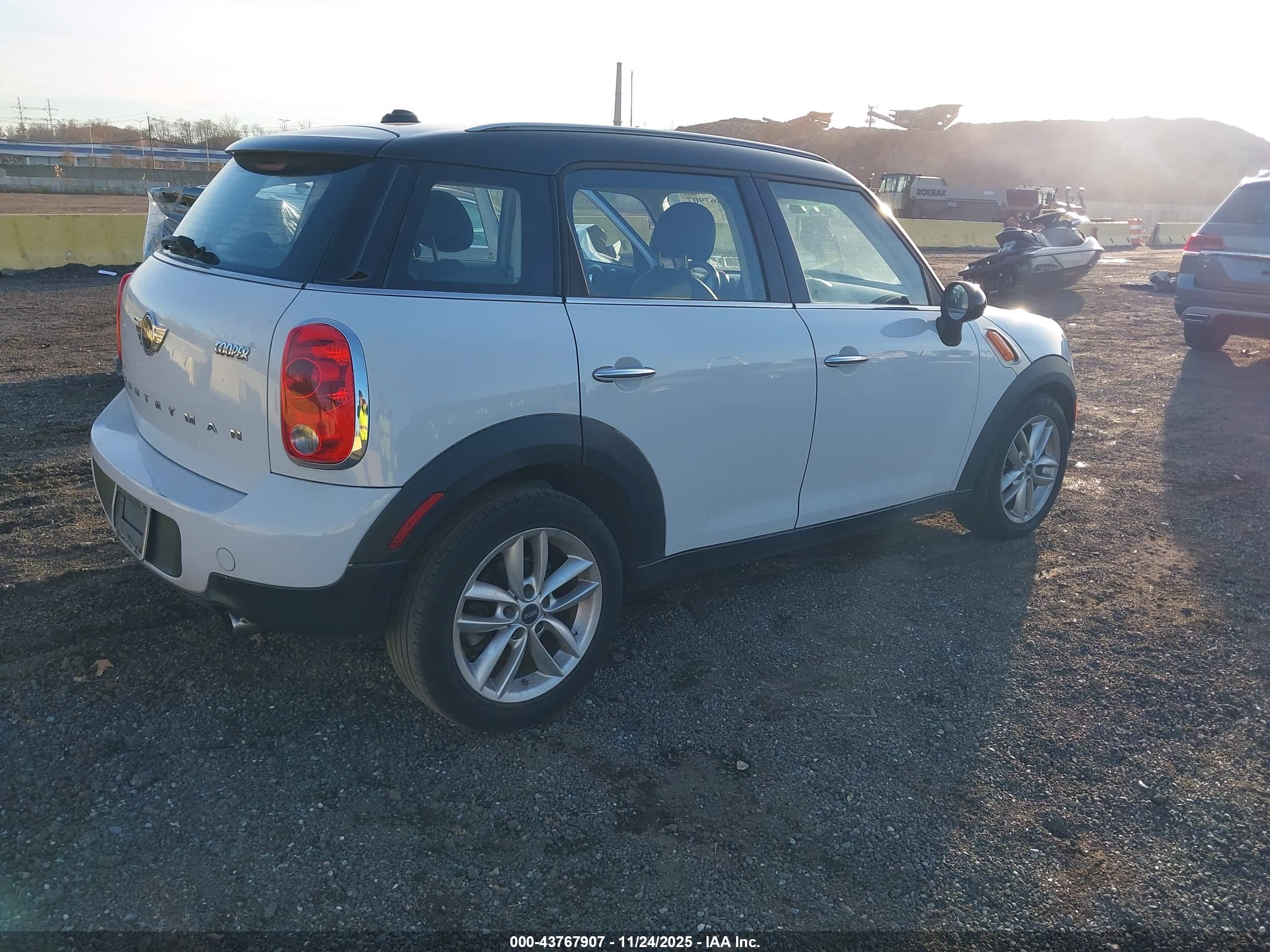 MINI COUNTRYMAN image 4