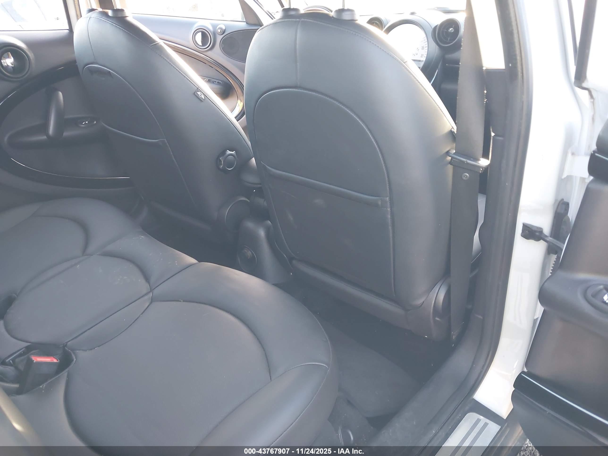 MINI COUNTRYMAN image 8