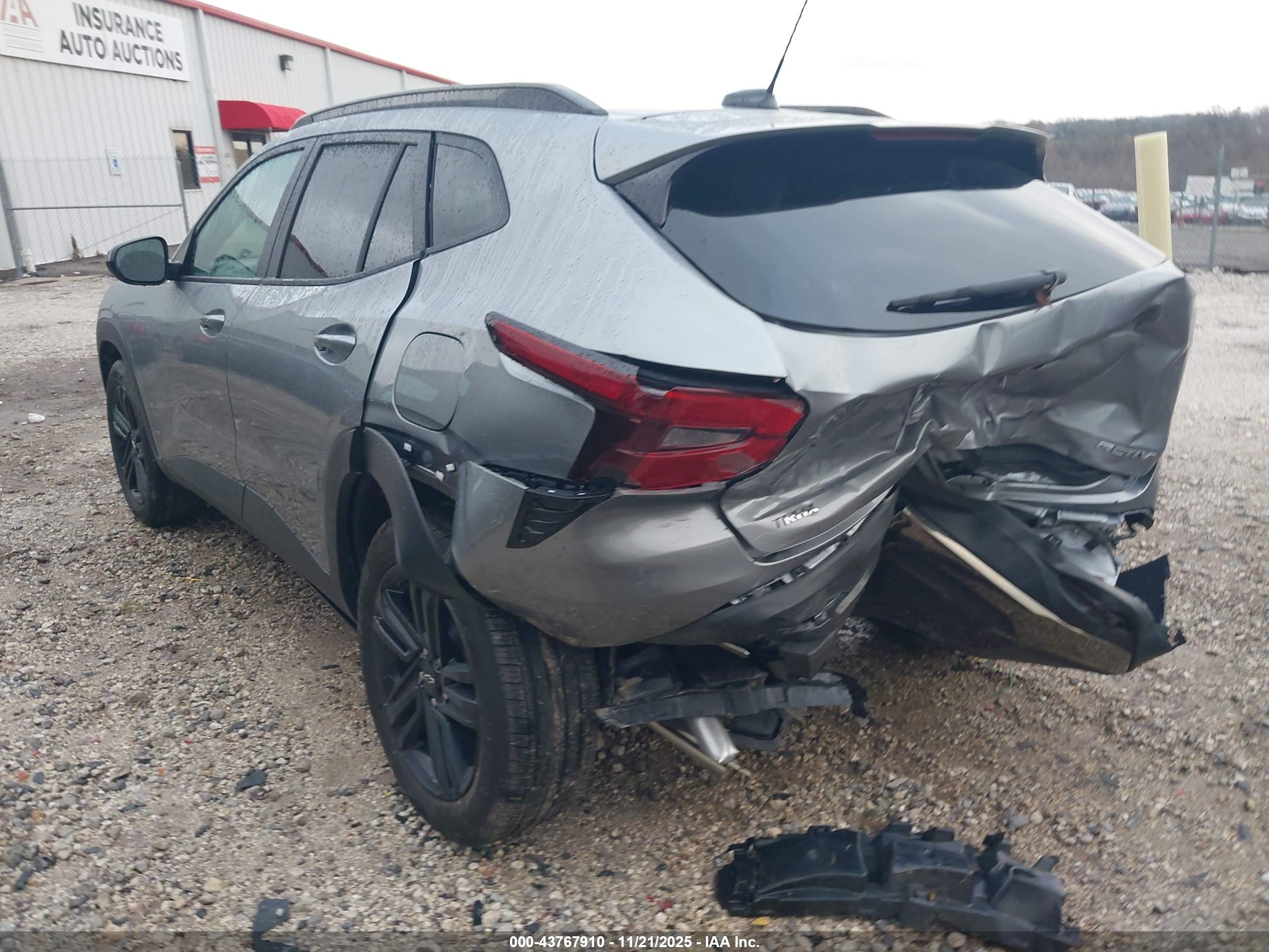 CHEVROLET TRAX image 3