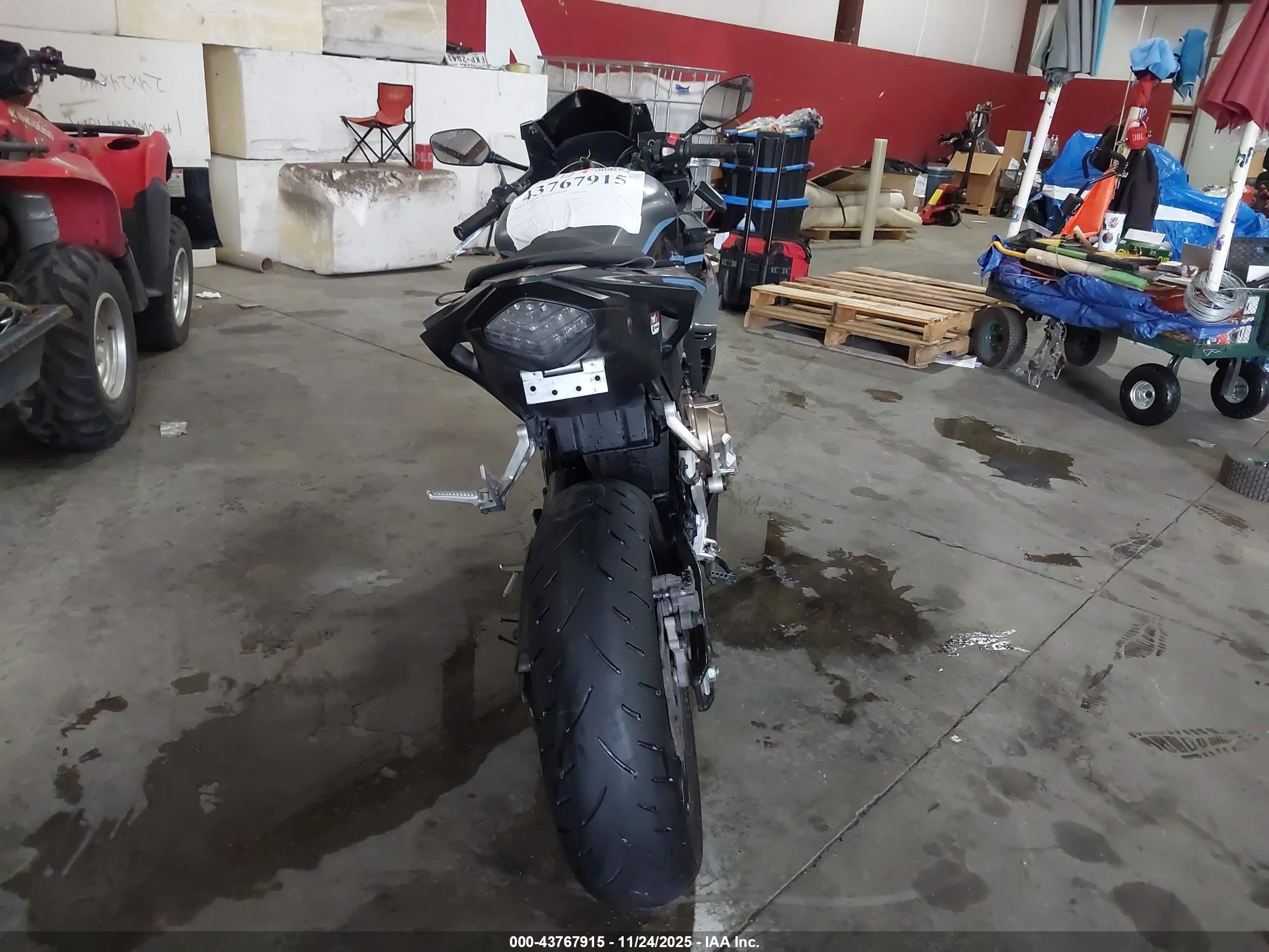 HONDA CBR500 image 6