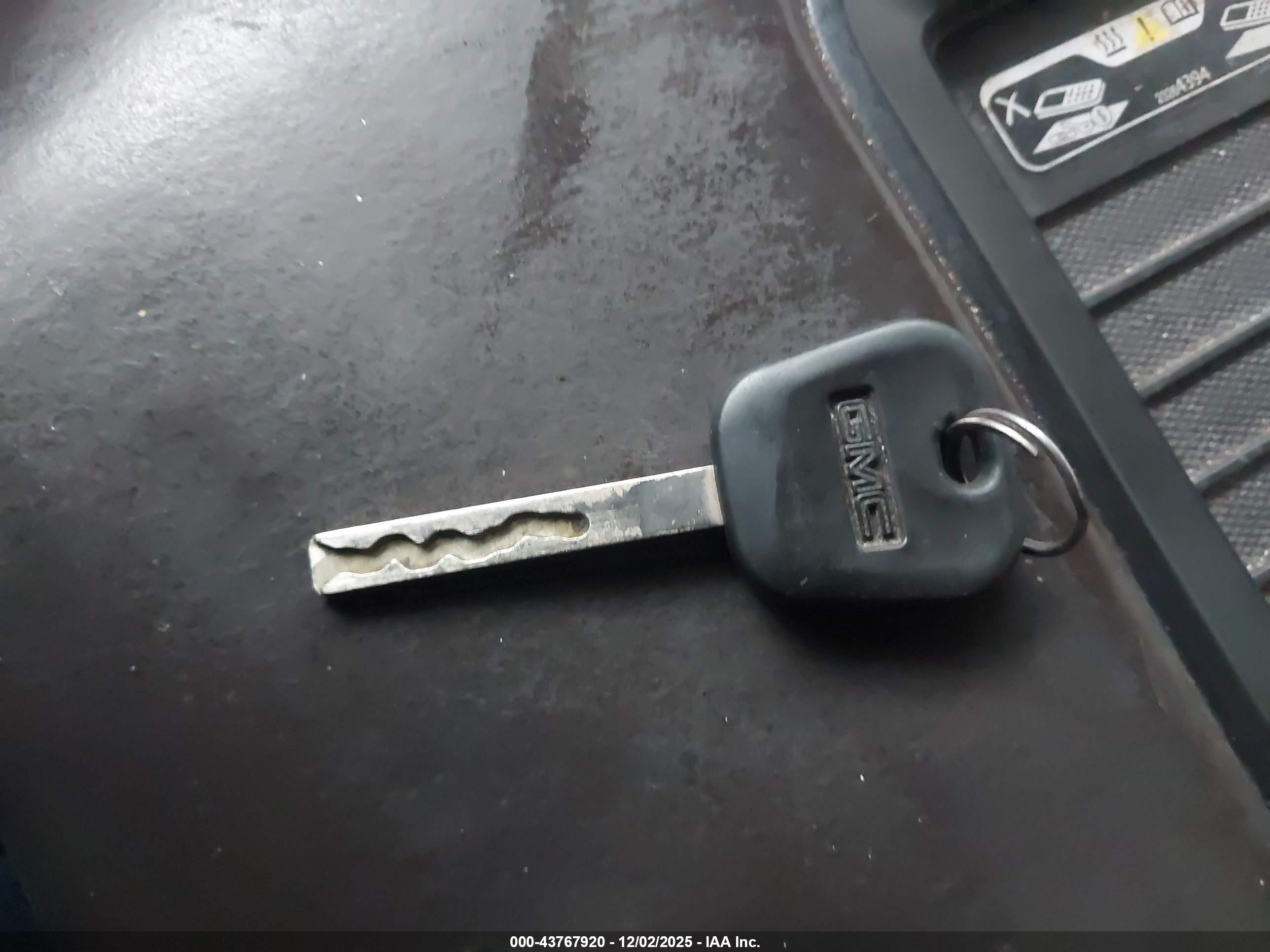 GMC SIERRA image 11
