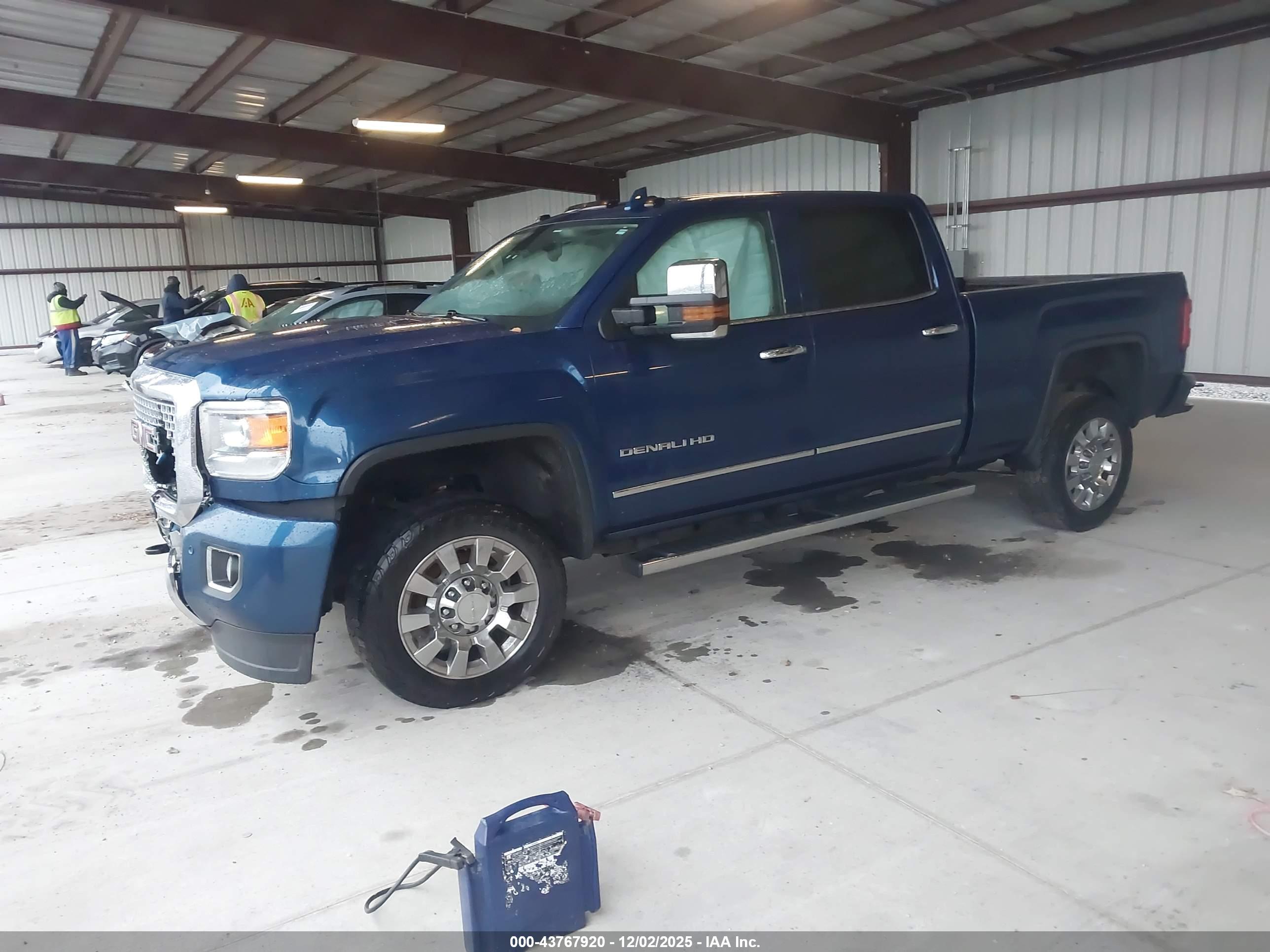 GMC SIERRA image 2