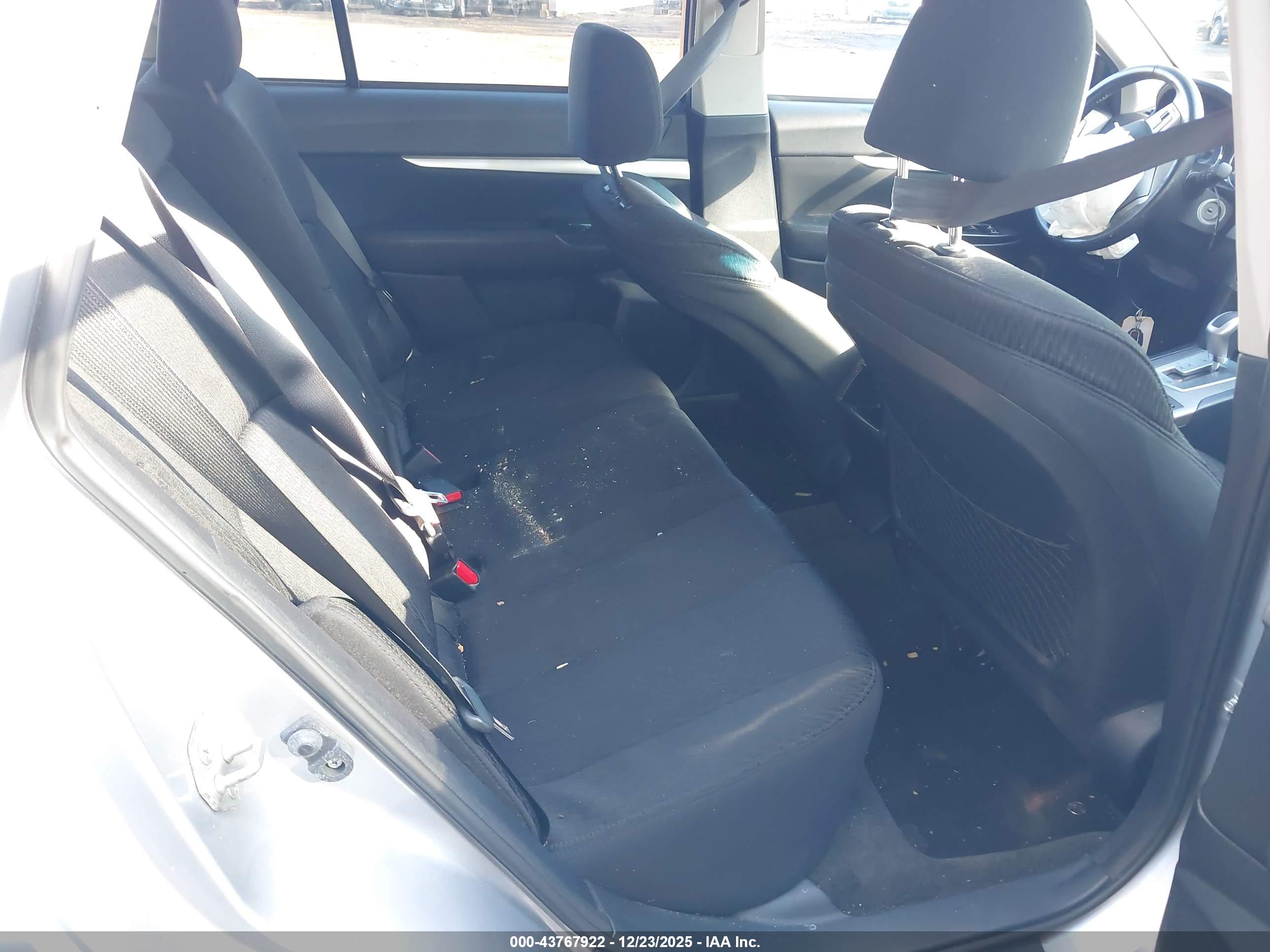 SUBARU OUTBACK image 8