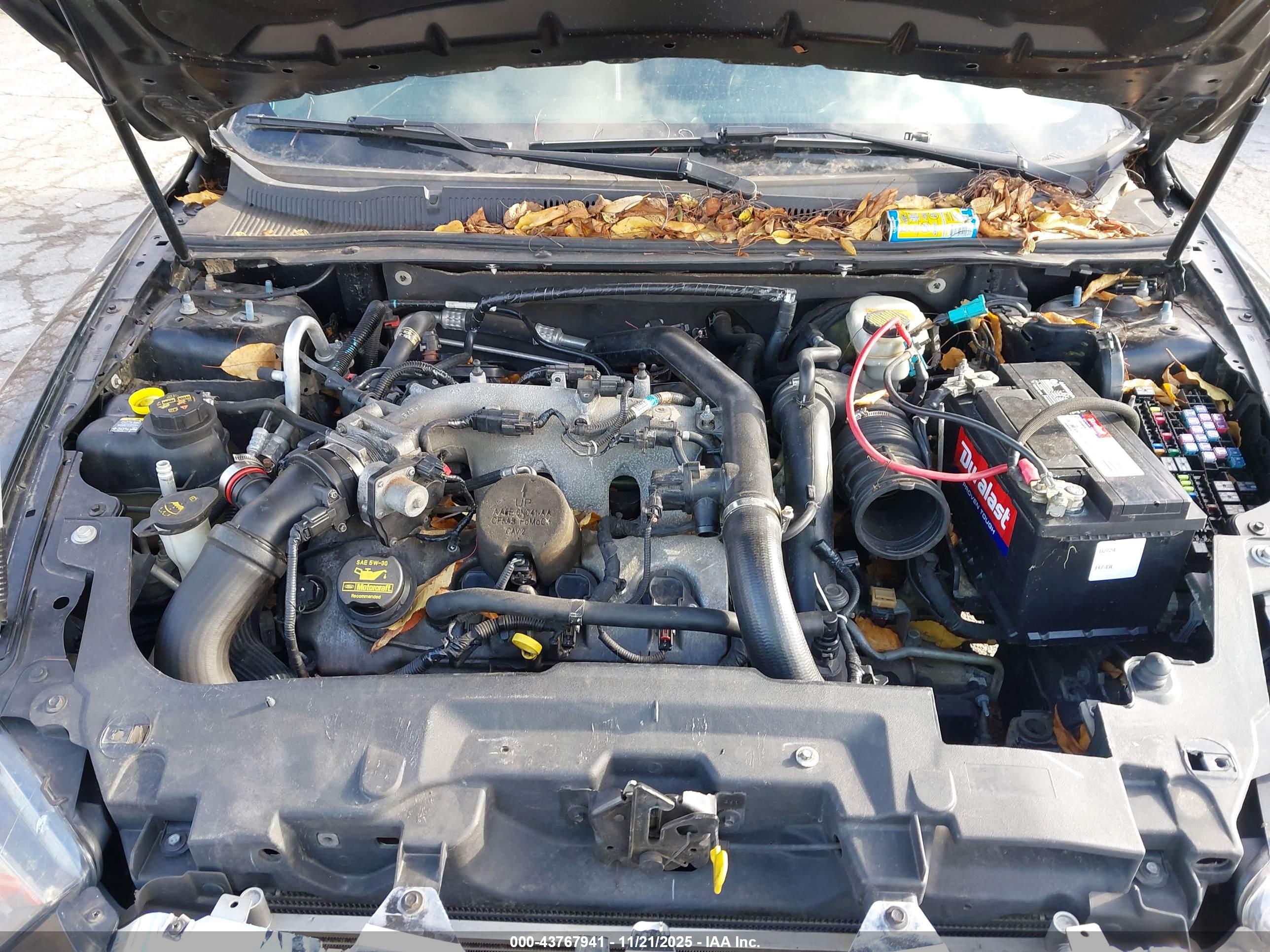 FORD TAURUS image 10