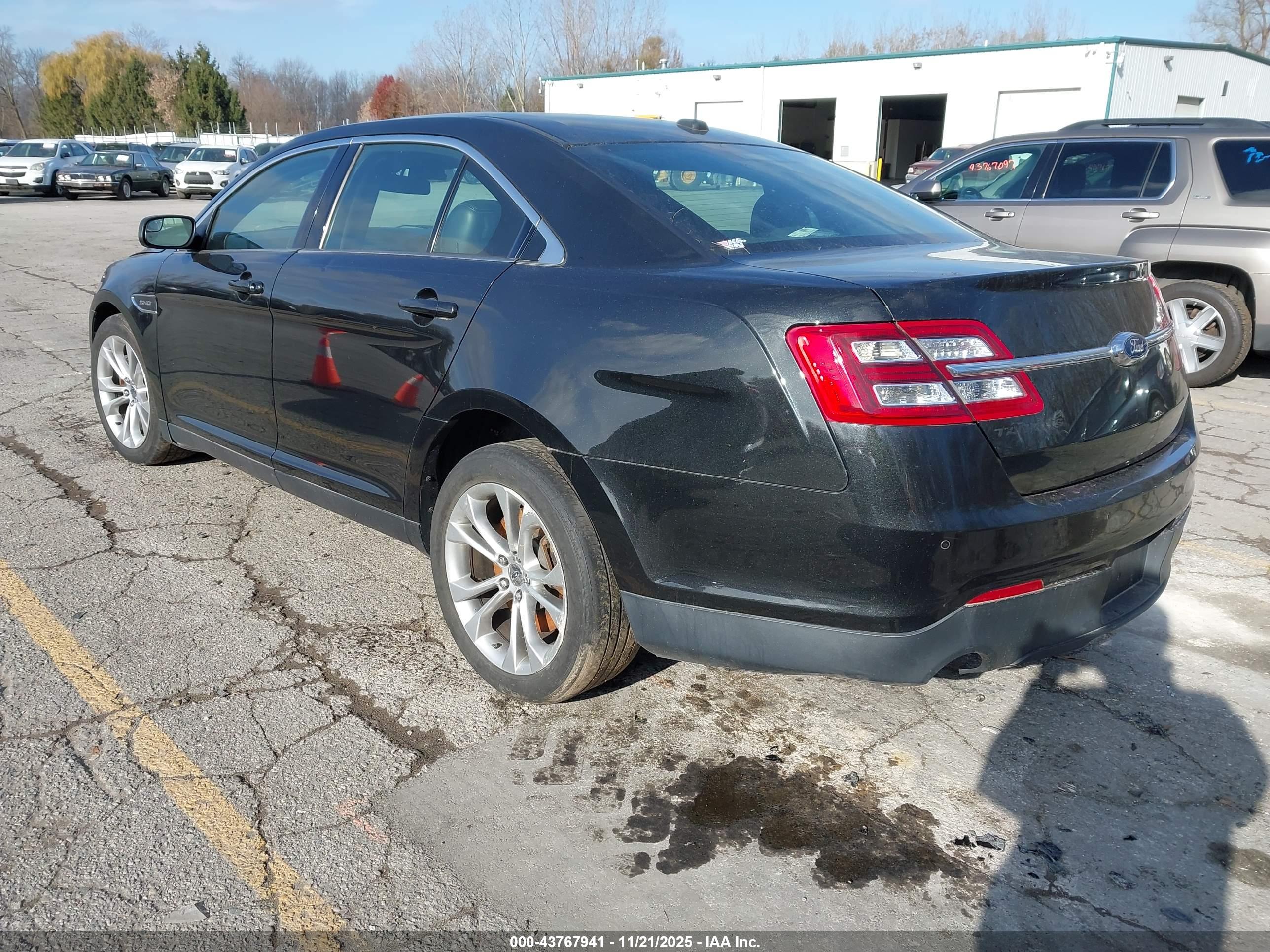 FORD TAURUS image 3