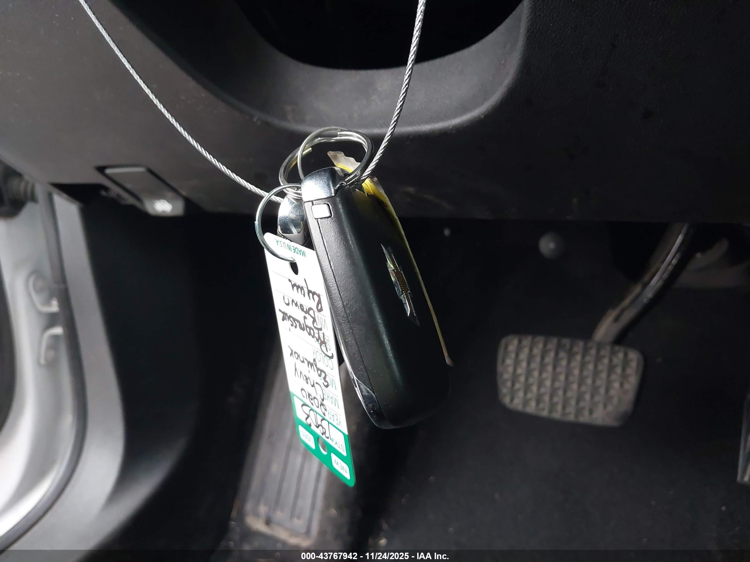 CHEVROLET EQUINOX image 11