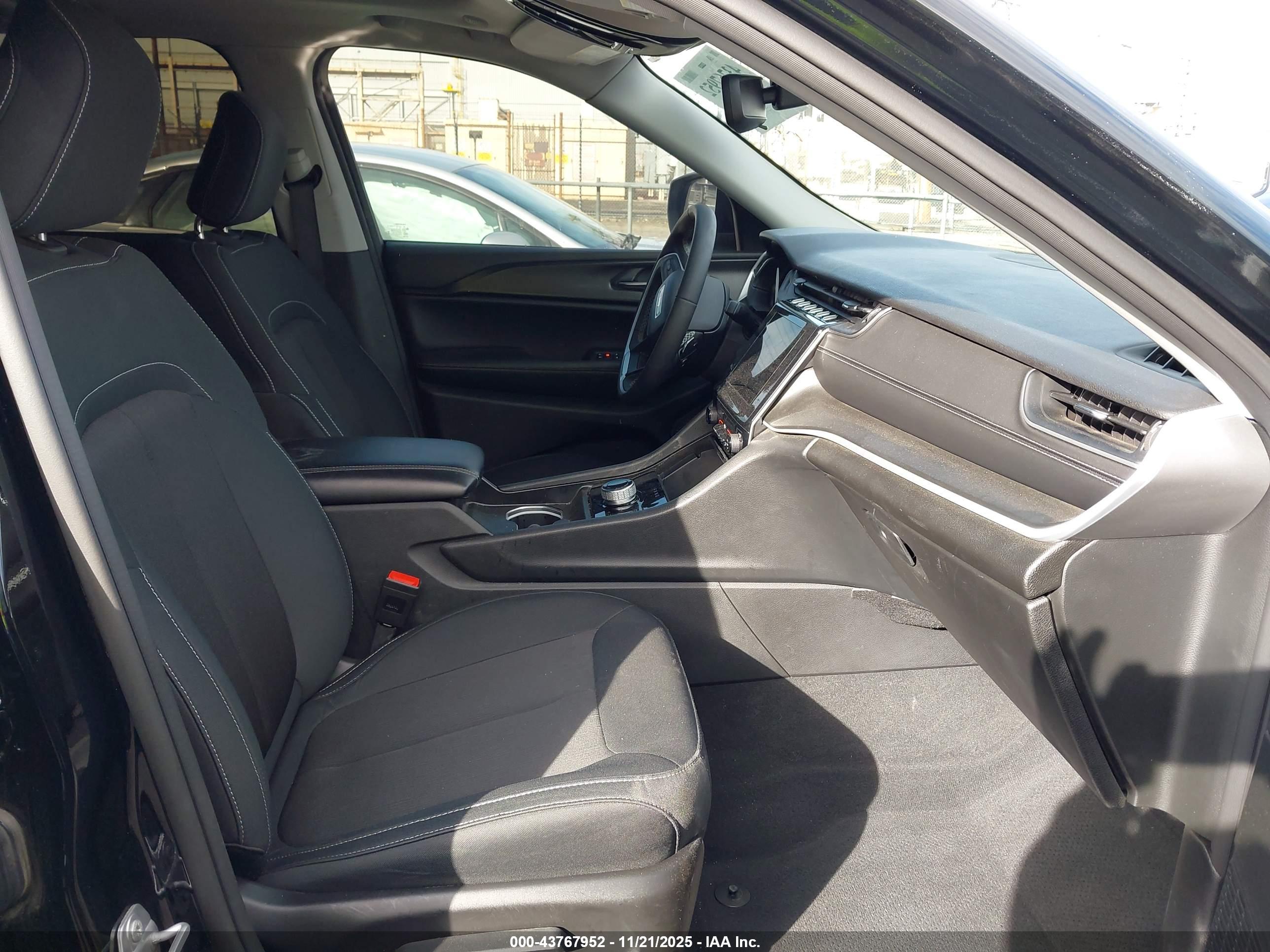 JEEP GRAND image 5