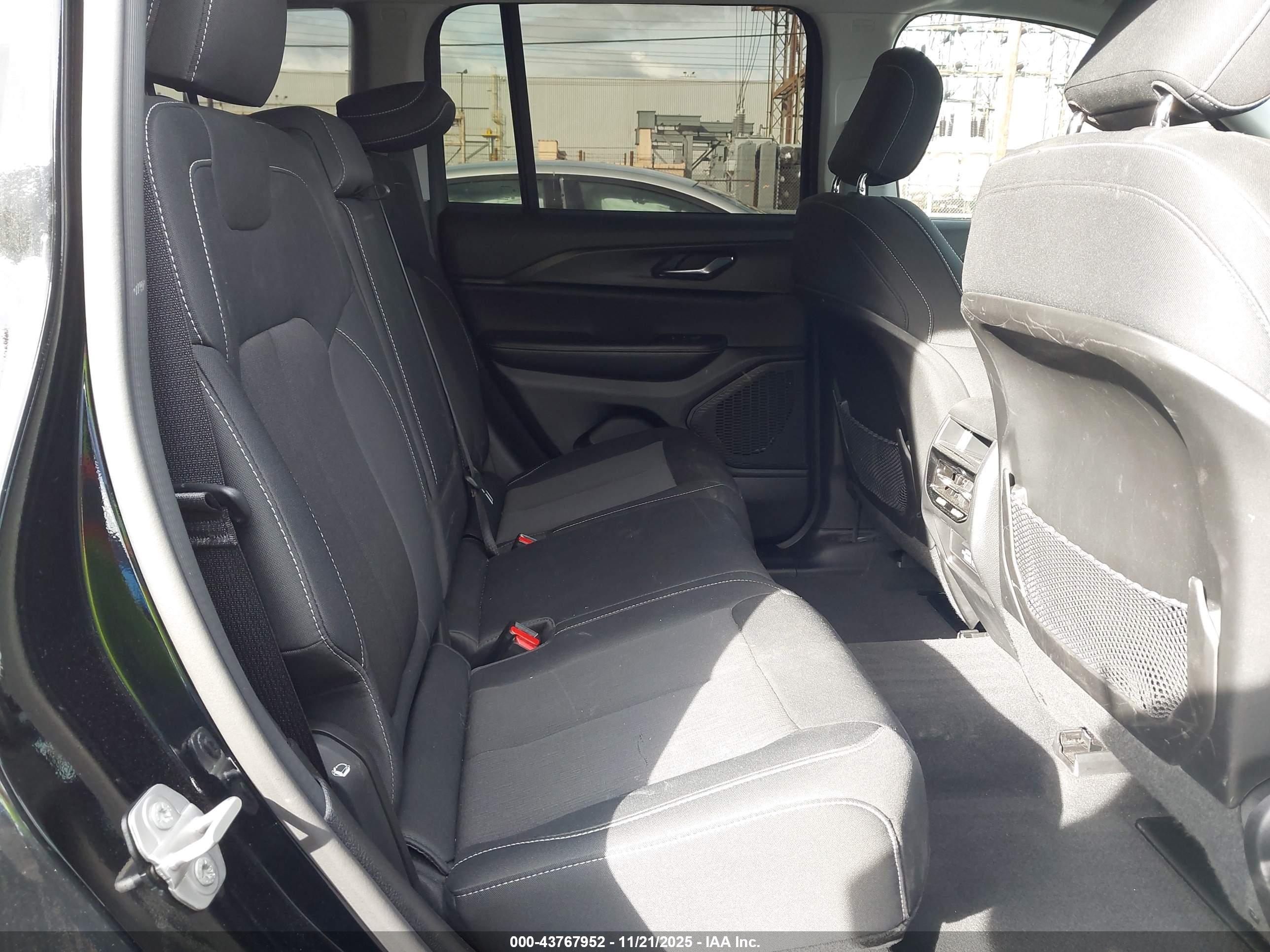 JEEP GRAND image 8