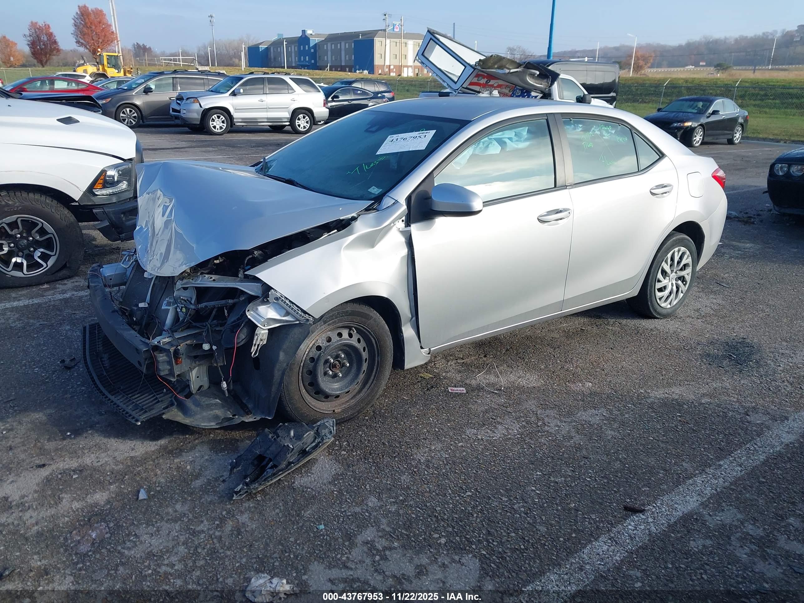 TOYOTA COROLLA image 2