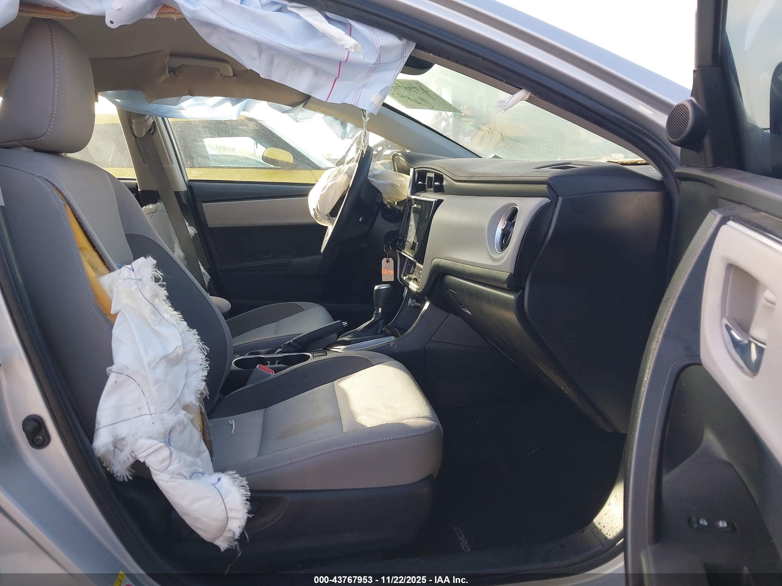 TOYOTA COROLLA image 5