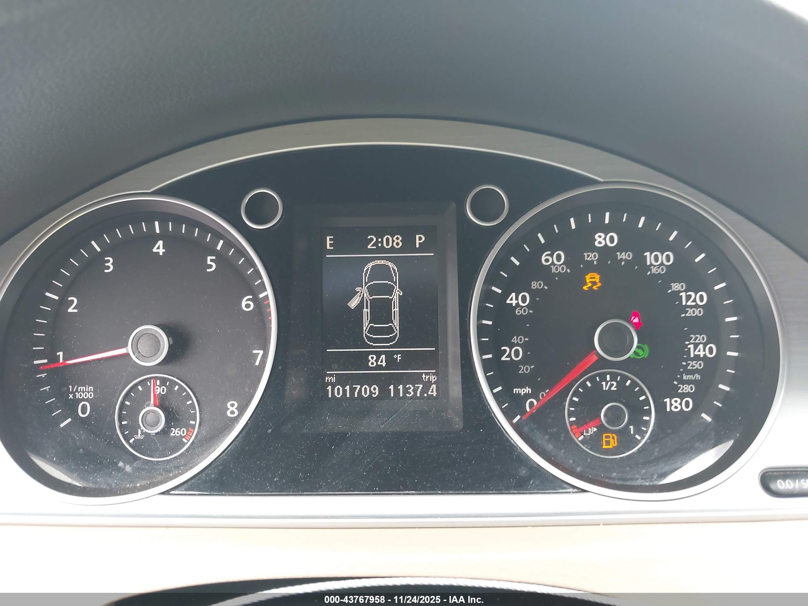 VOLKSWAGEN CC image 7