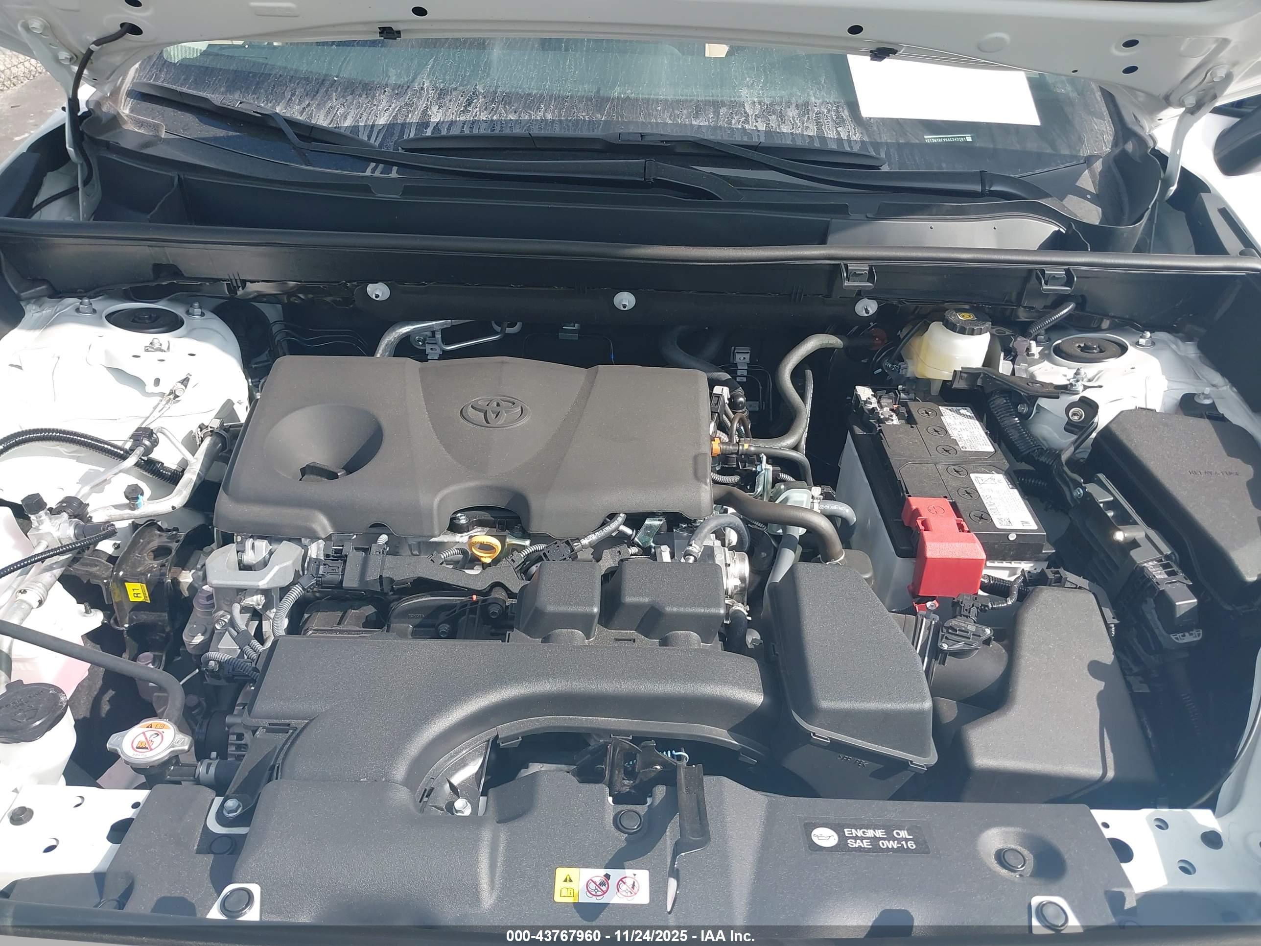 TOYOTA RAV4 image 10