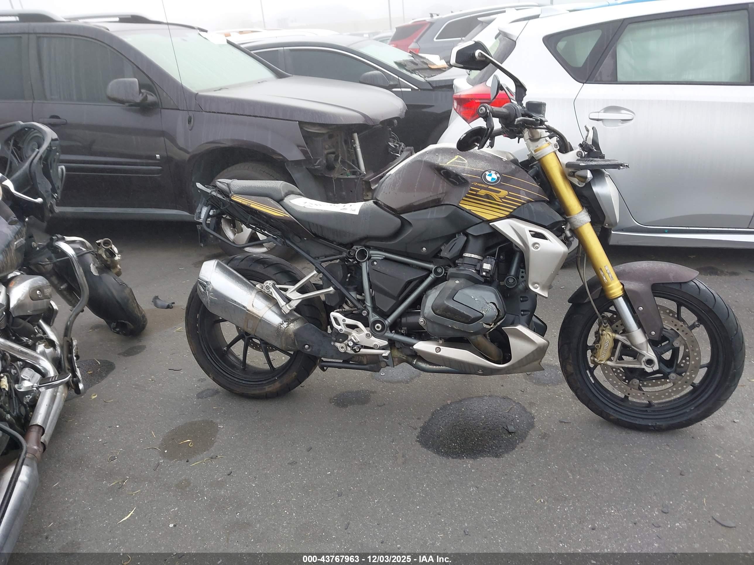 BMW R image 8