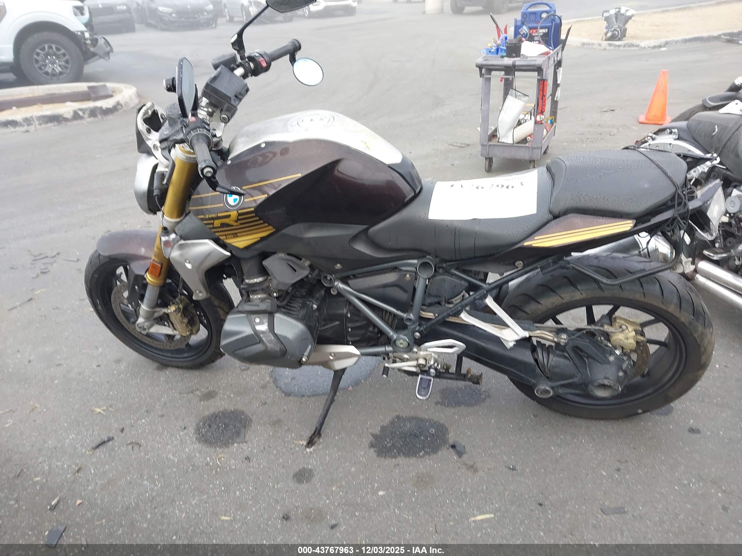 BMW R image 9